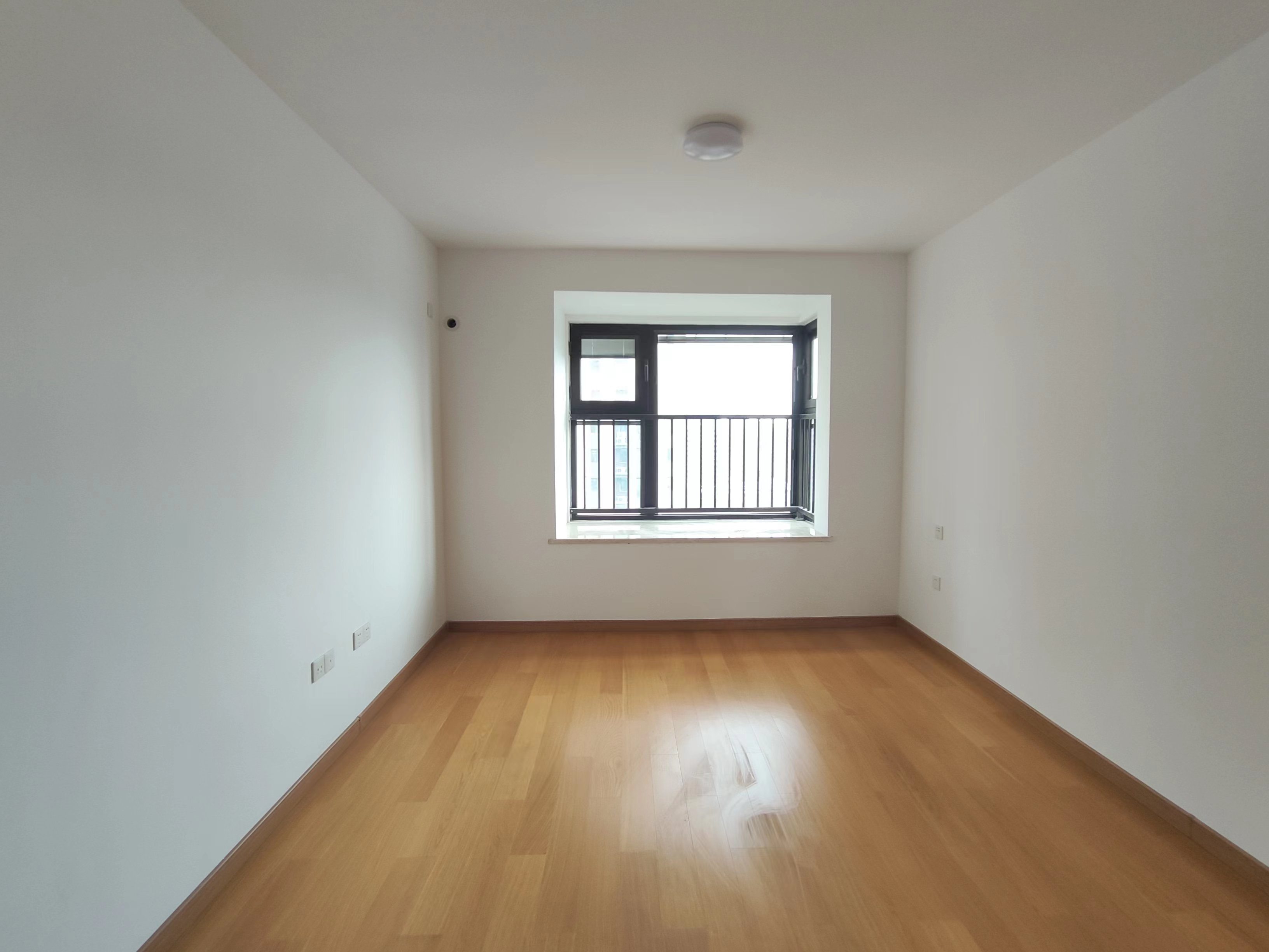 绿地新里城 3室2厅2卫 115m&sup2;