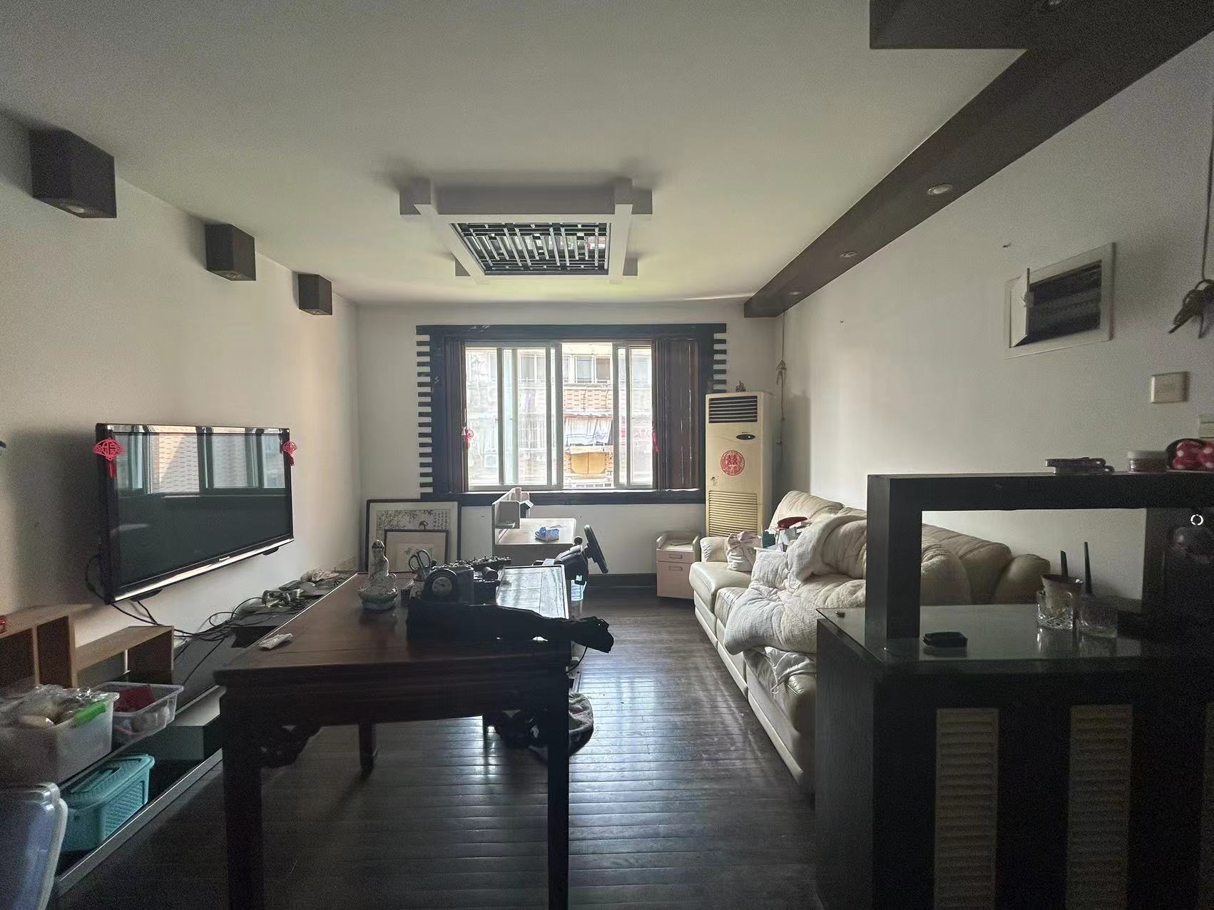 黎明花园 6室2厅2卫 205m&sup2;