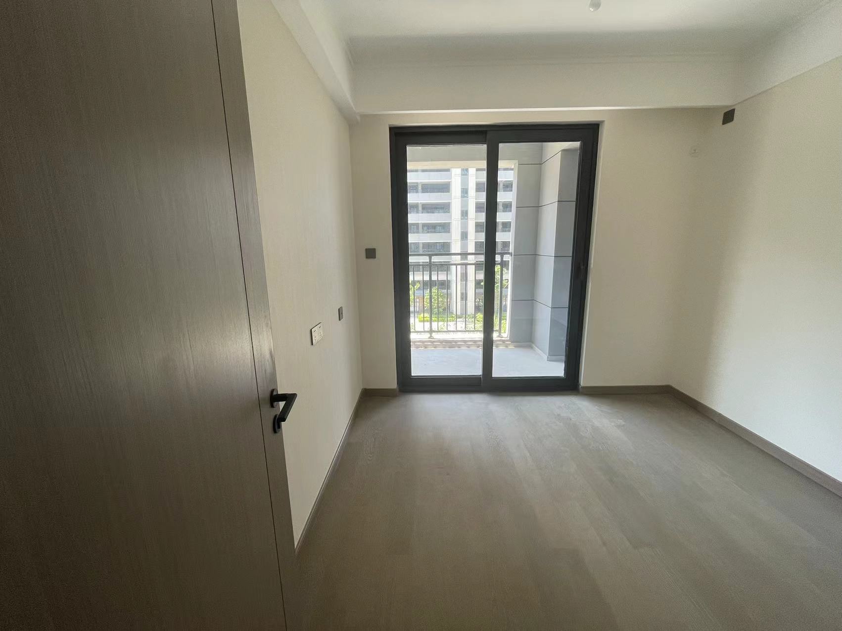 锦绣华庭 3室2厅2卫 134m&sup2;