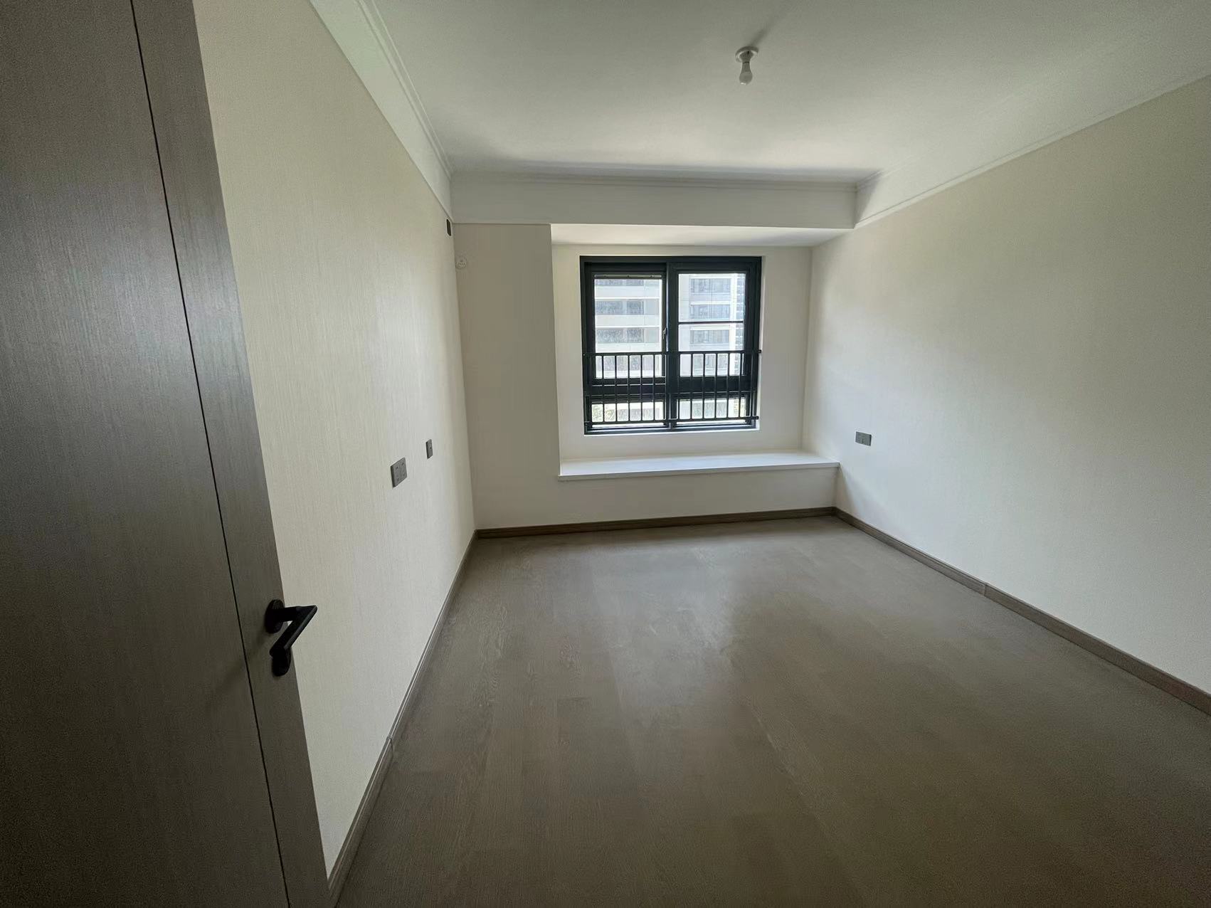 锦绣华庭 3室2厅2卫 134m&sup2;