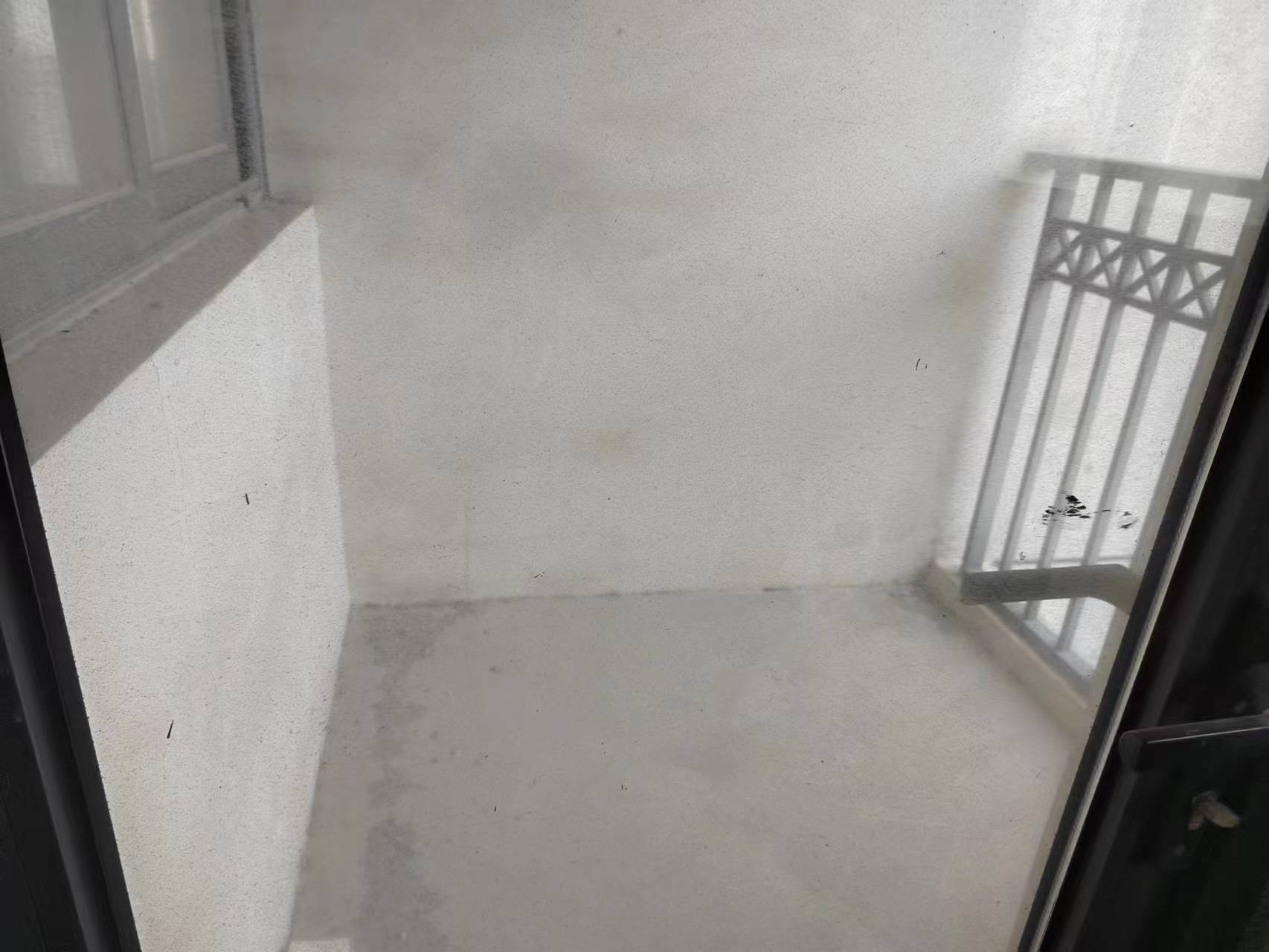 高迪晶城 4室2厅2卫 159m&sup2;