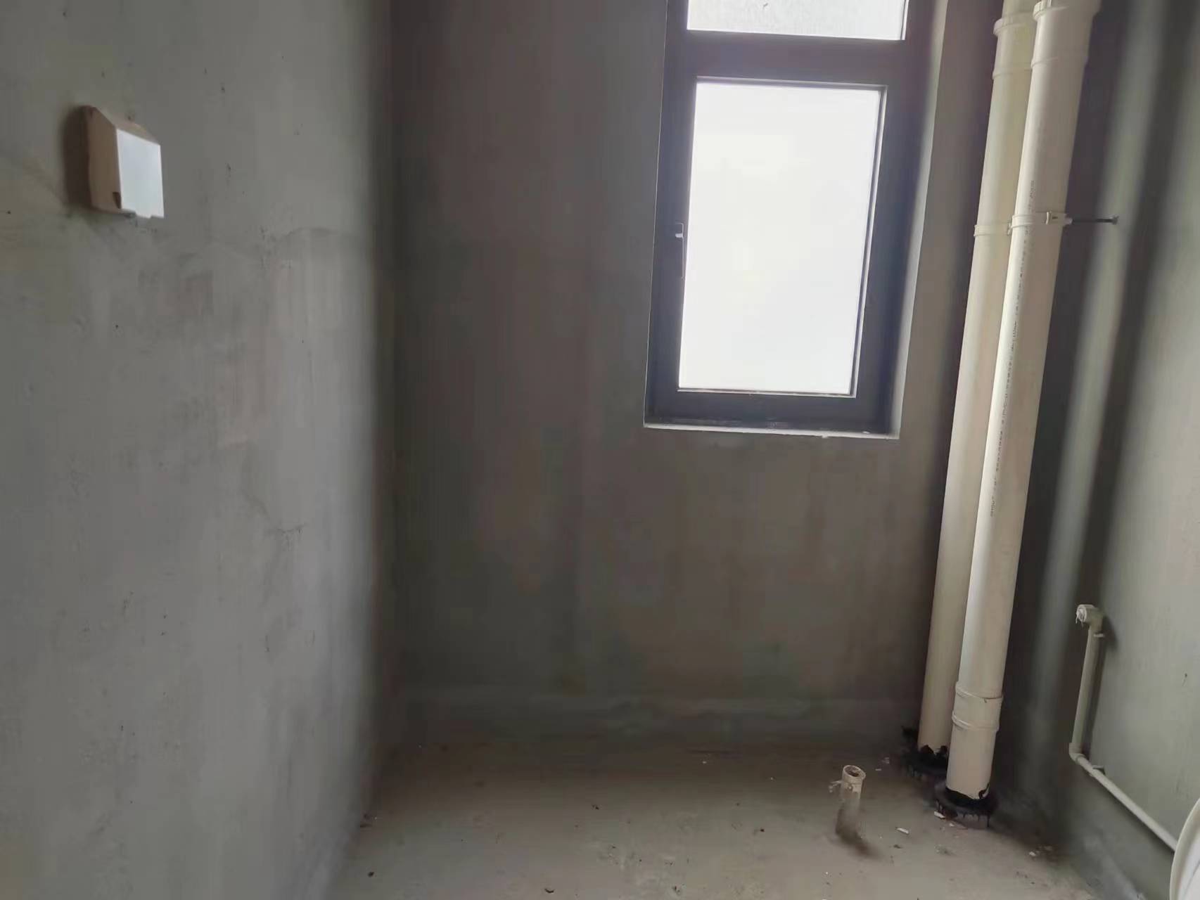 高迪晶城 4室2厅2卫 159m&sup2;