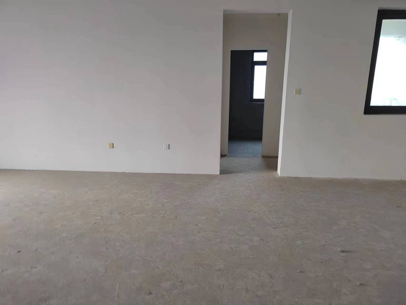高迪晶城 4室2厅2卫 159m&sup2;