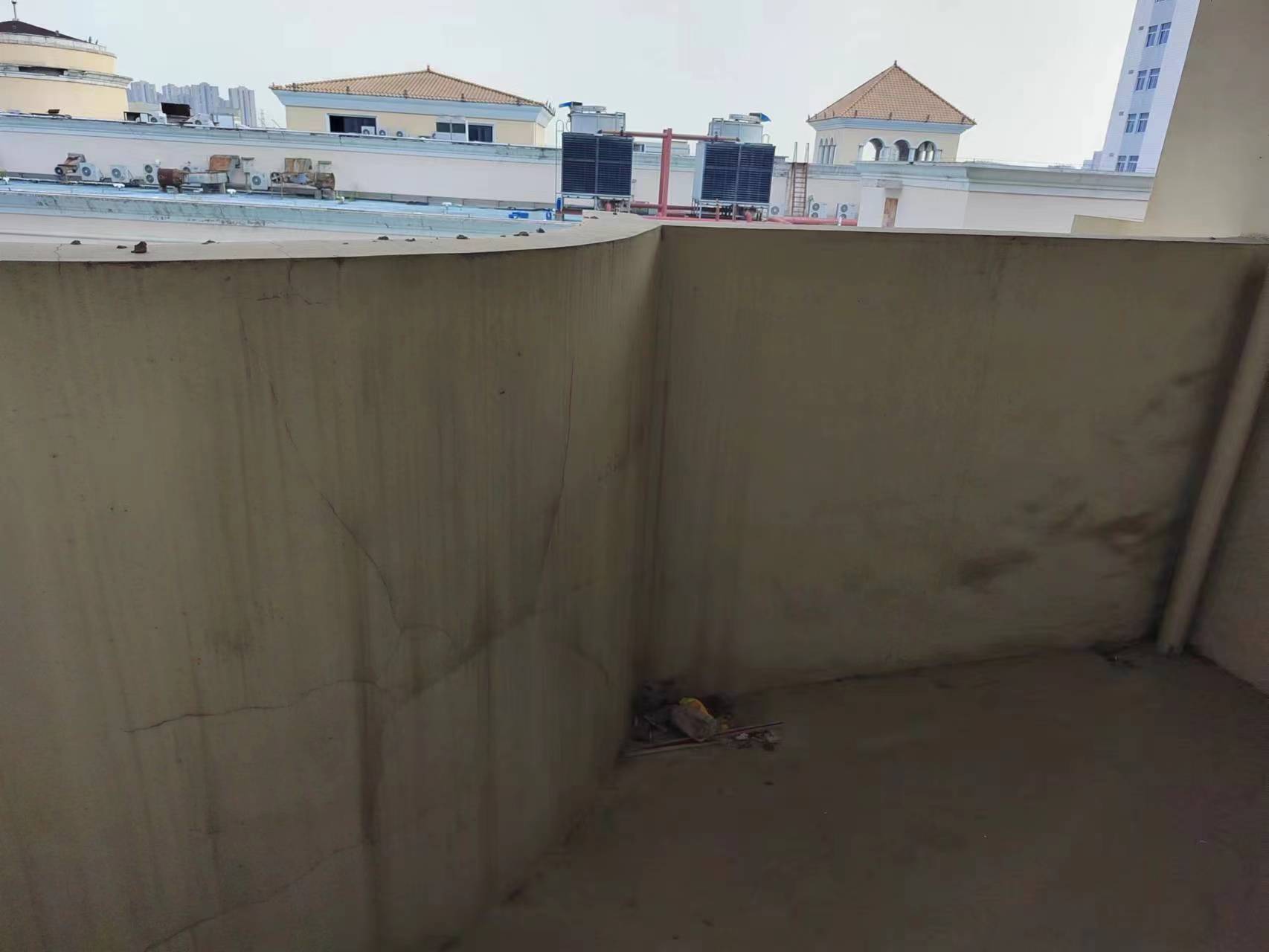 高迪晶城 4室2厅2卫 159m&sup2;