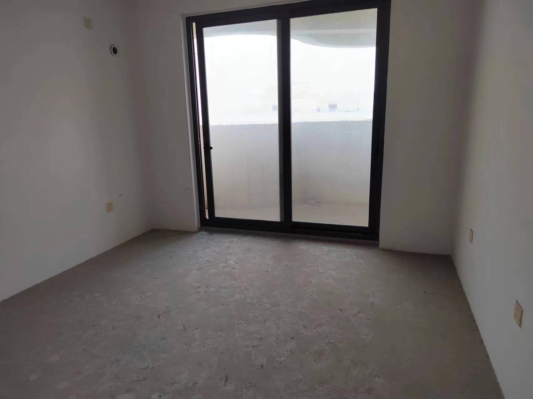 高迪晶城 4室2厅2卫 159m&sup2;