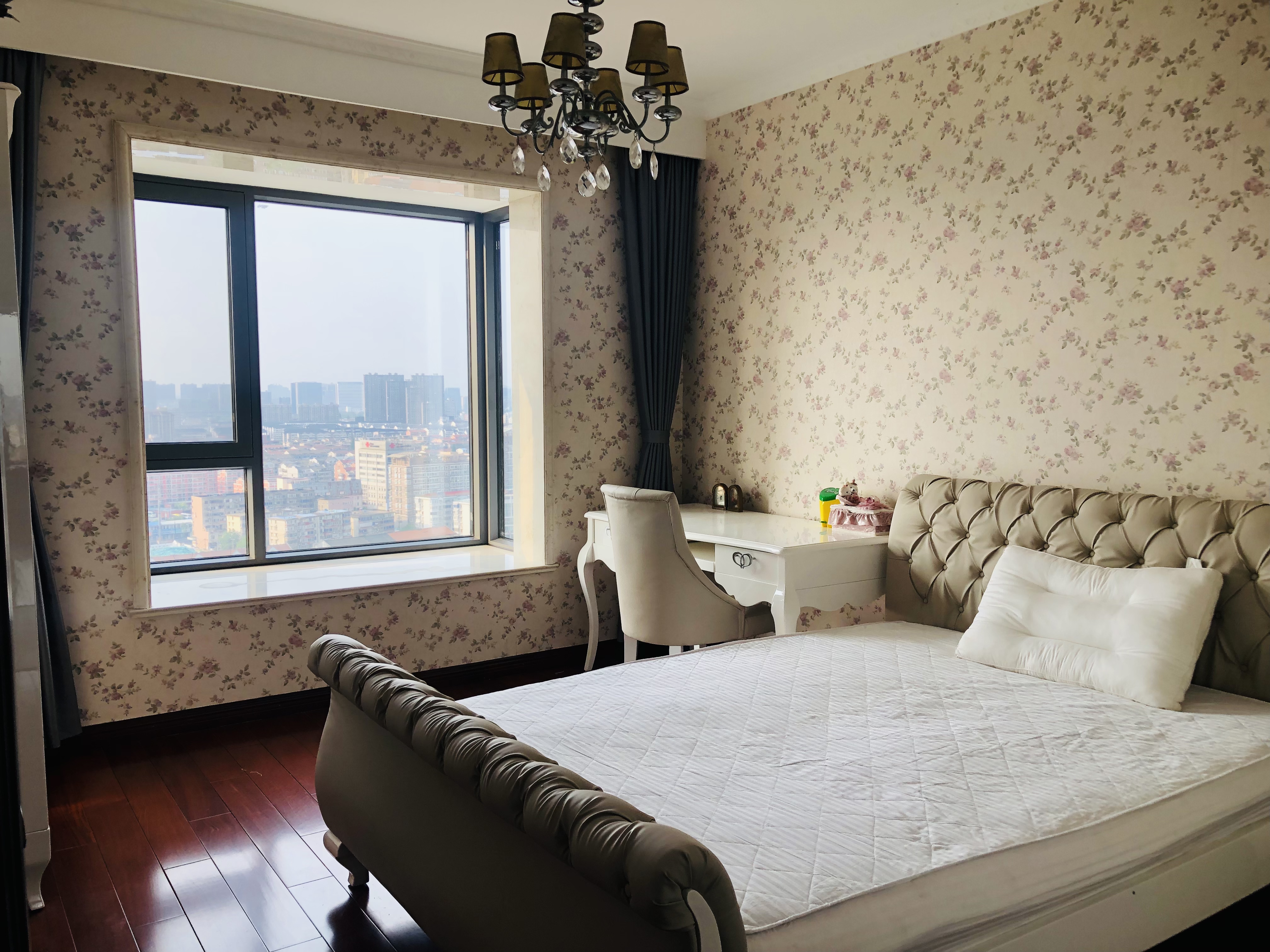 全景大厦 3室2厅2卫 150m²