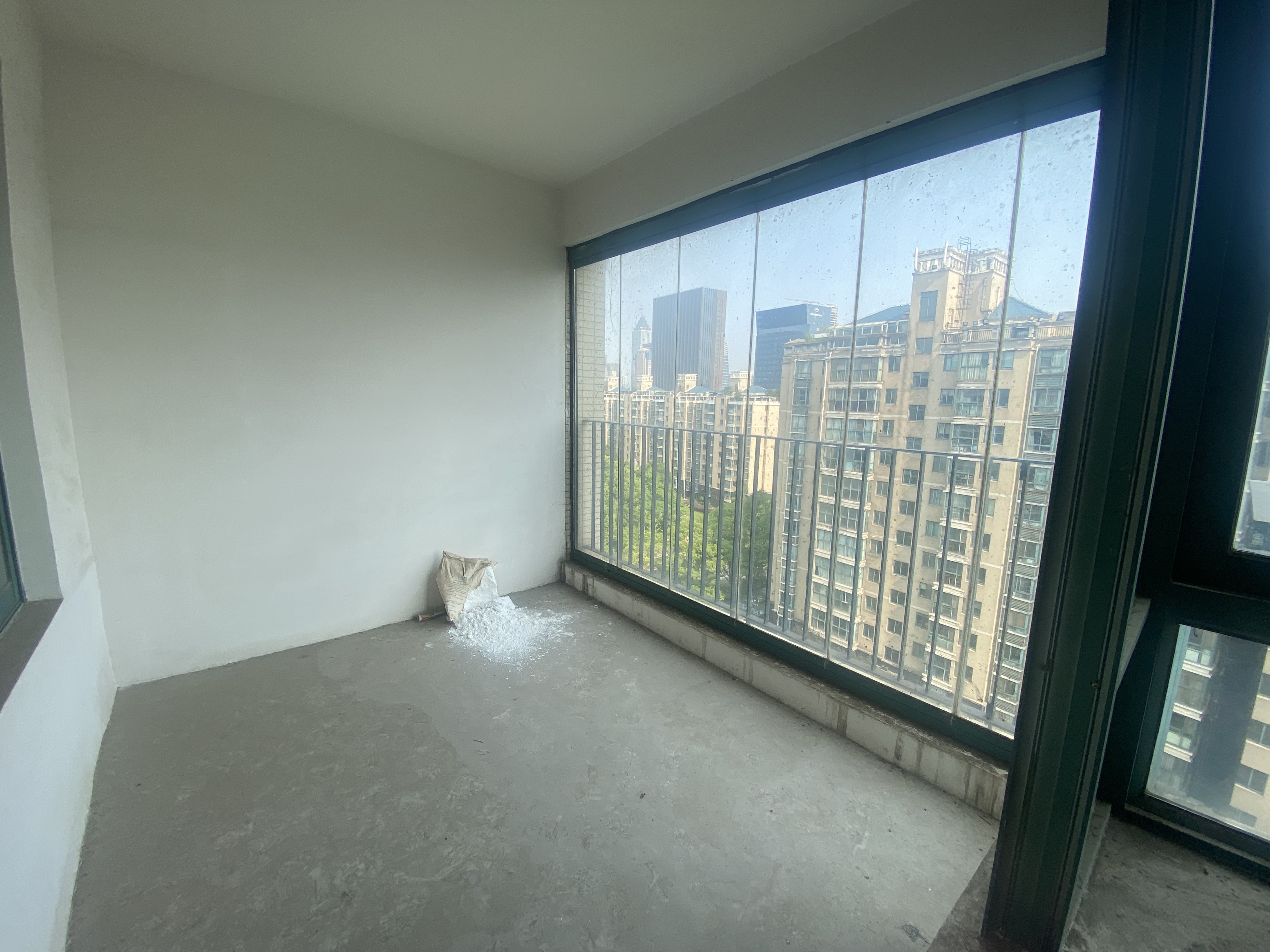 新城小区 3室2厅2卫 152m&sup2;