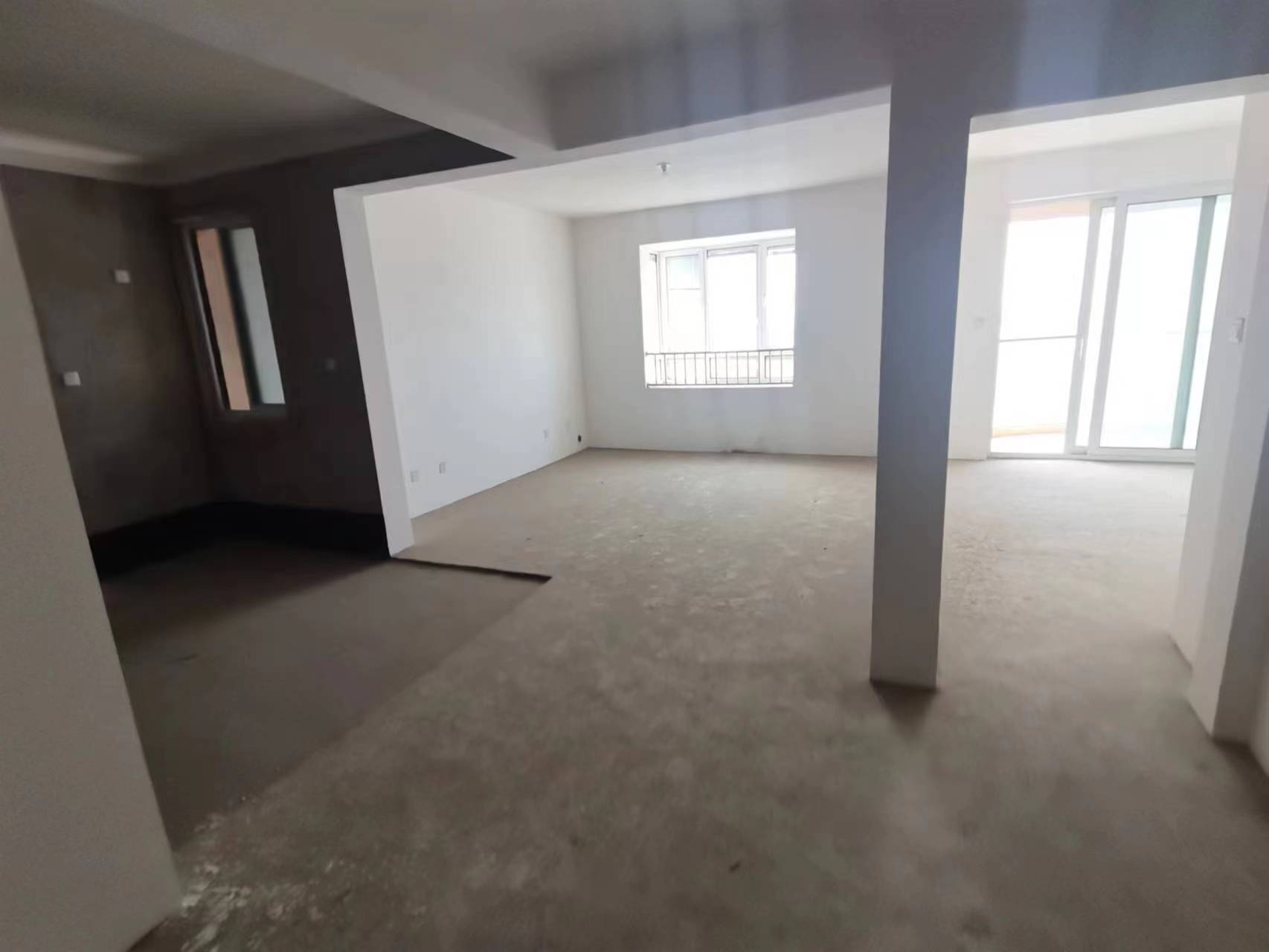 富都豪园 3室2厅3卫 169m&sup2;