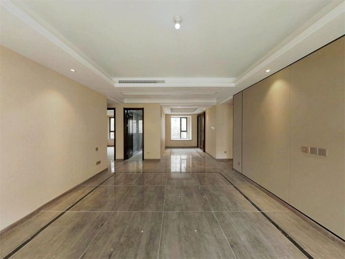 远创樾府 3室2厅2卫 121.68m²