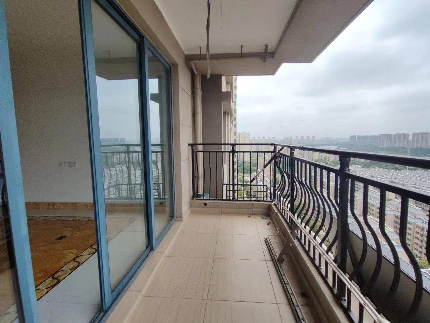 碧桂园(南通经济技术开发区) 4室2厅3卫 203.00m&sup2;