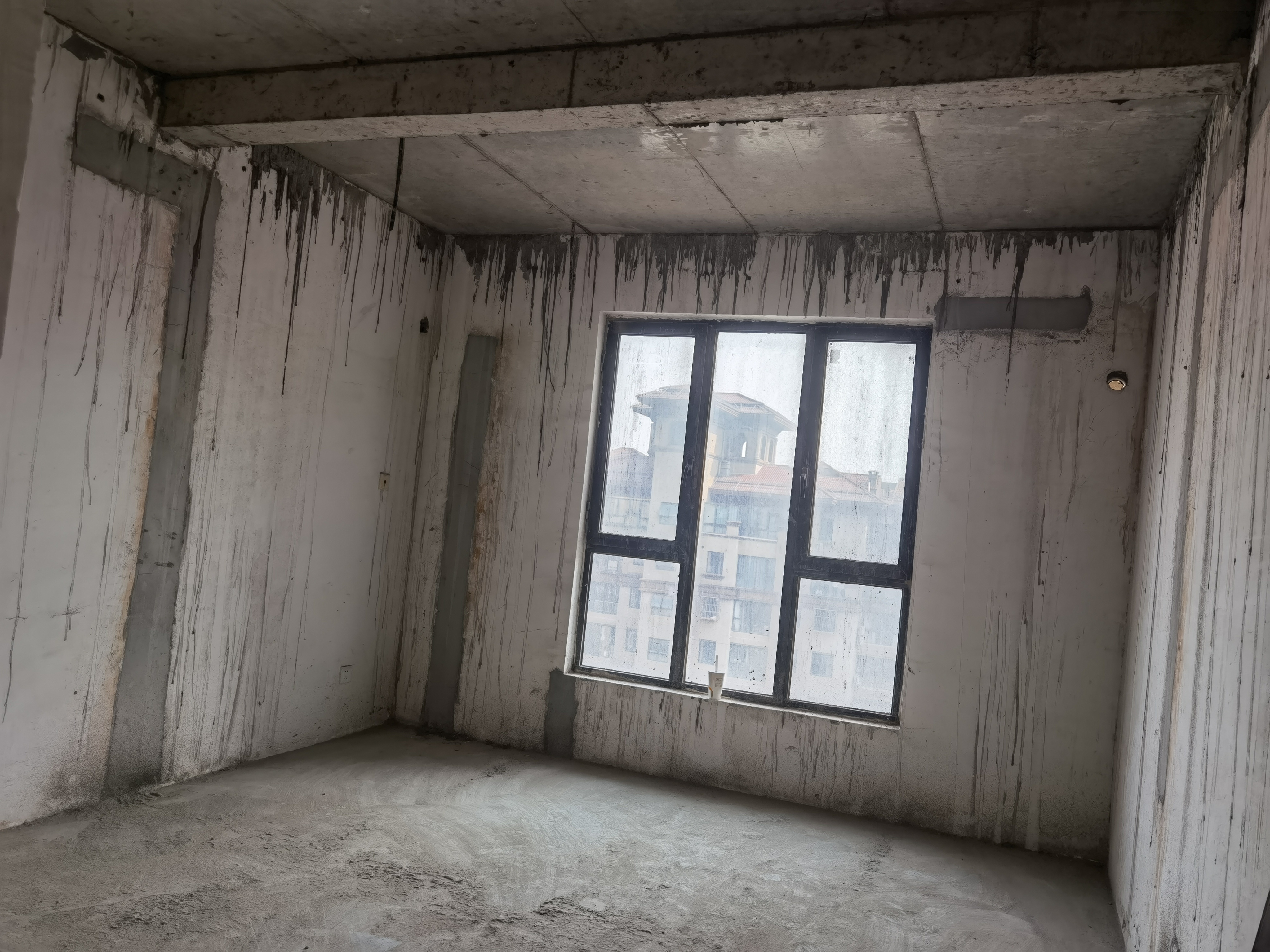 中港翡翠城 4室2厅2卫 217m²