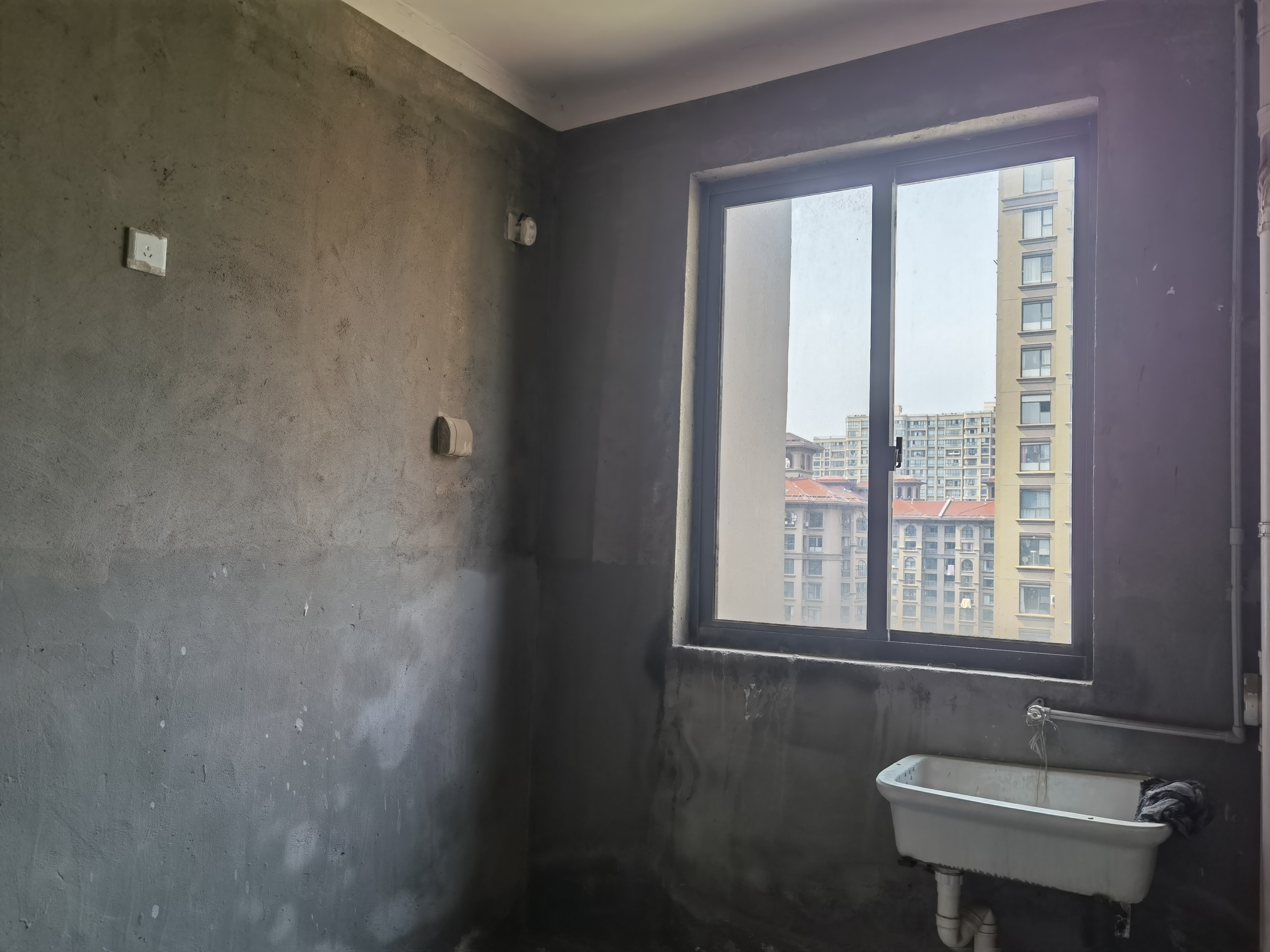 中港翡翠城 4室2厅2卫 217m²