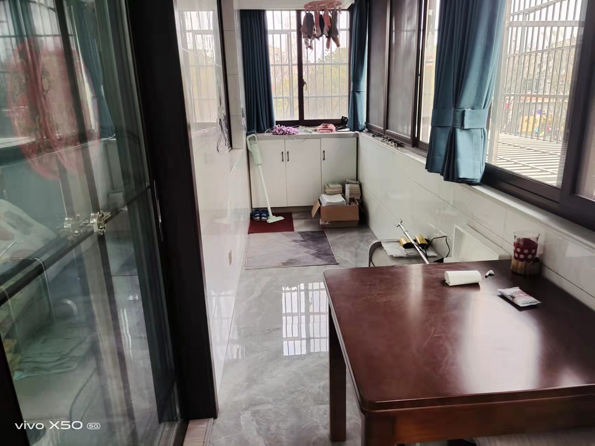 光明东村一期 3室2厅1卫 118m&sup2;