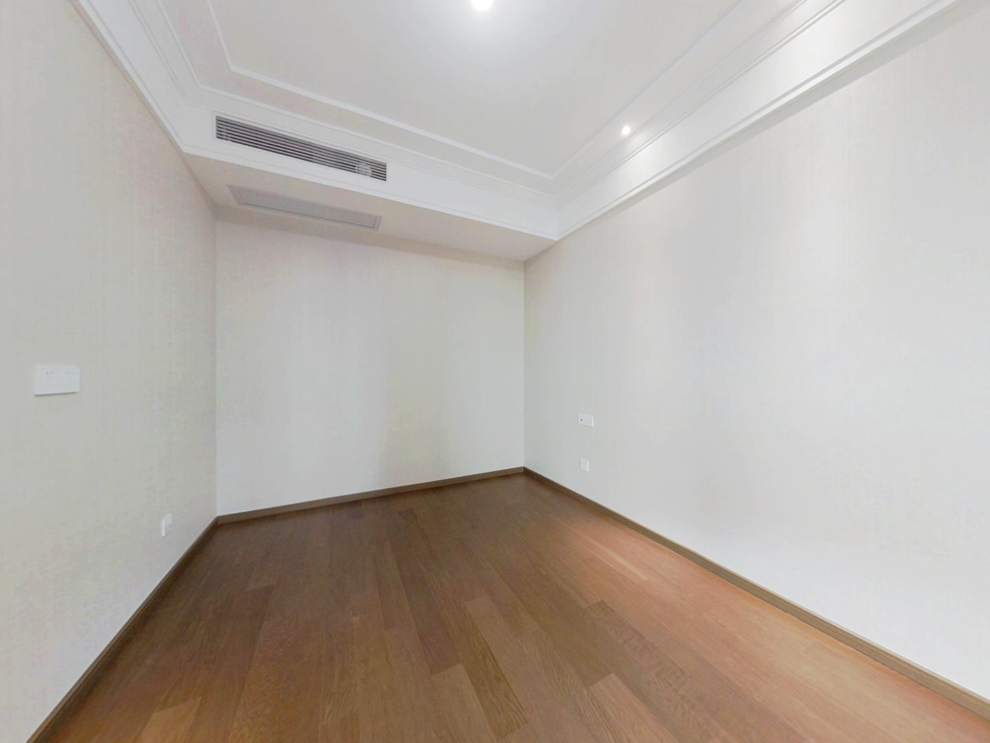 绿城沁园 3室2厅2卫 133m&sup2;