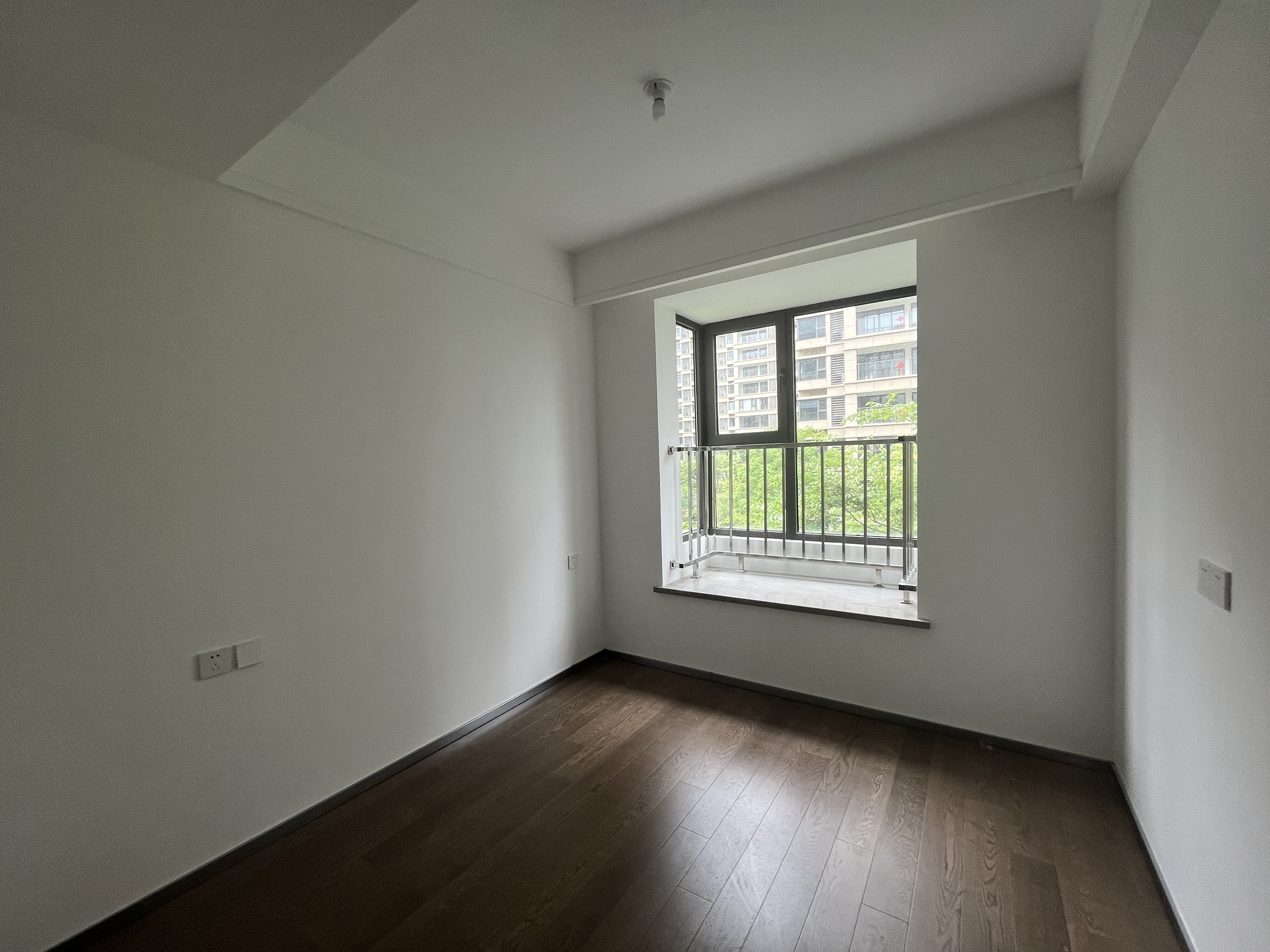 湖悦云境 3室2厅2卫 121m&sup2;
