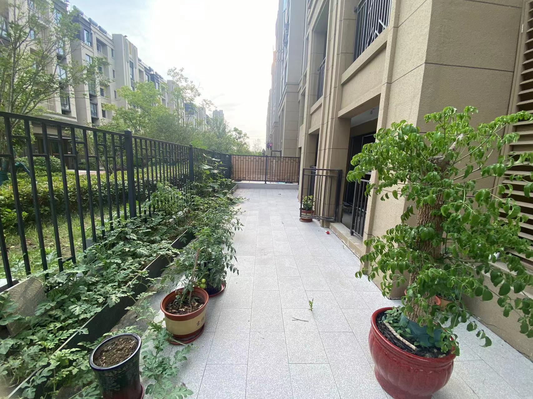 金地繁茂里 4室2厅2卫 133m&sup2;