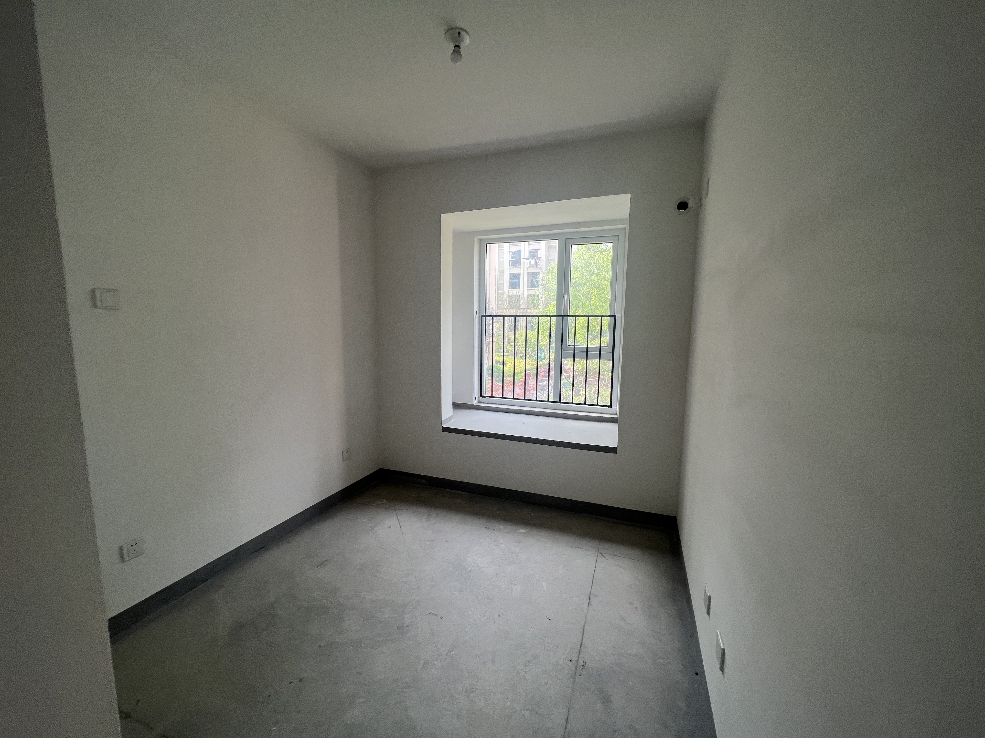 金地繁茂里 4室2厅2卫 118m²