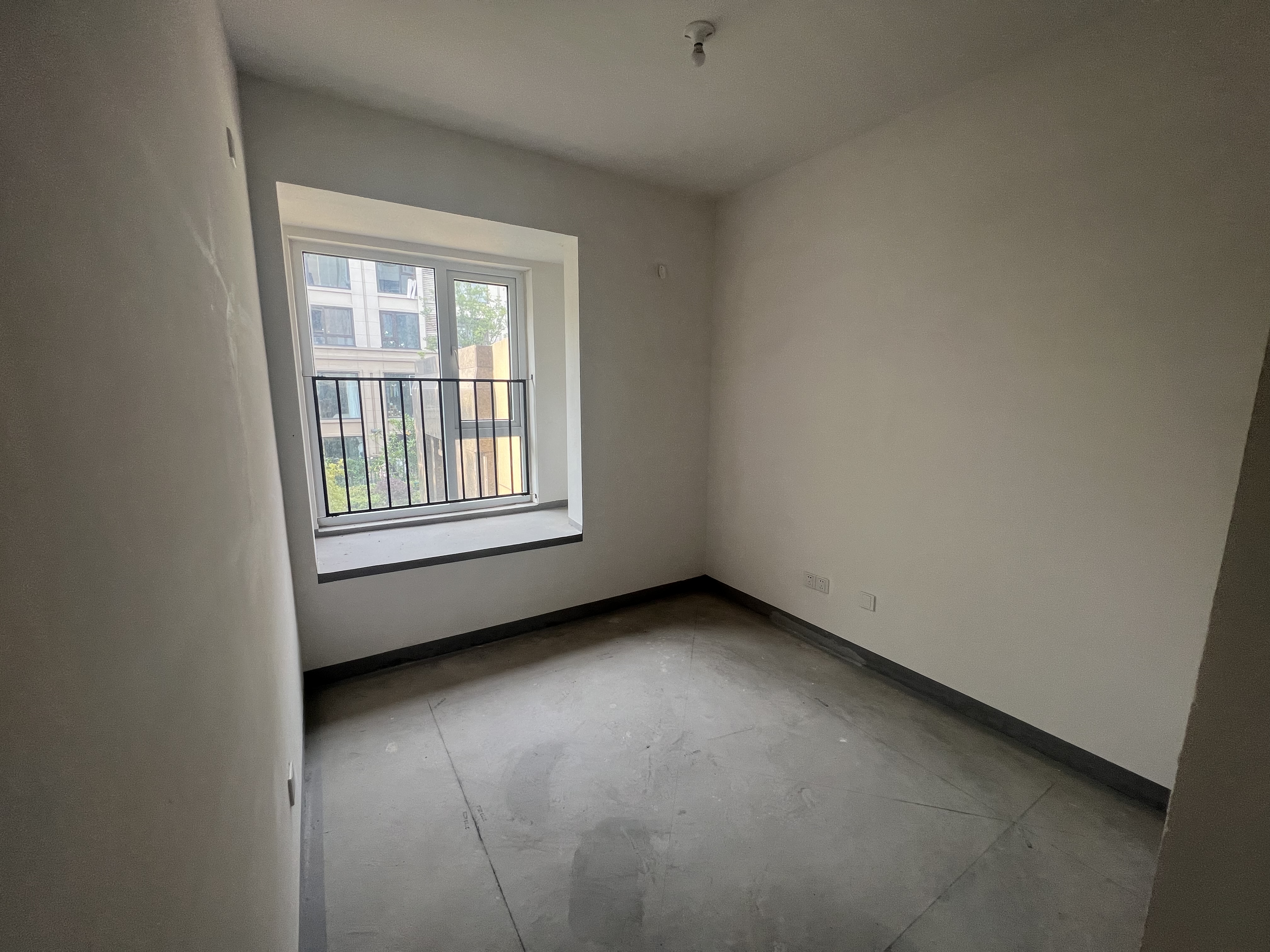 金地繁茂里 4室2厅2卫 118m²