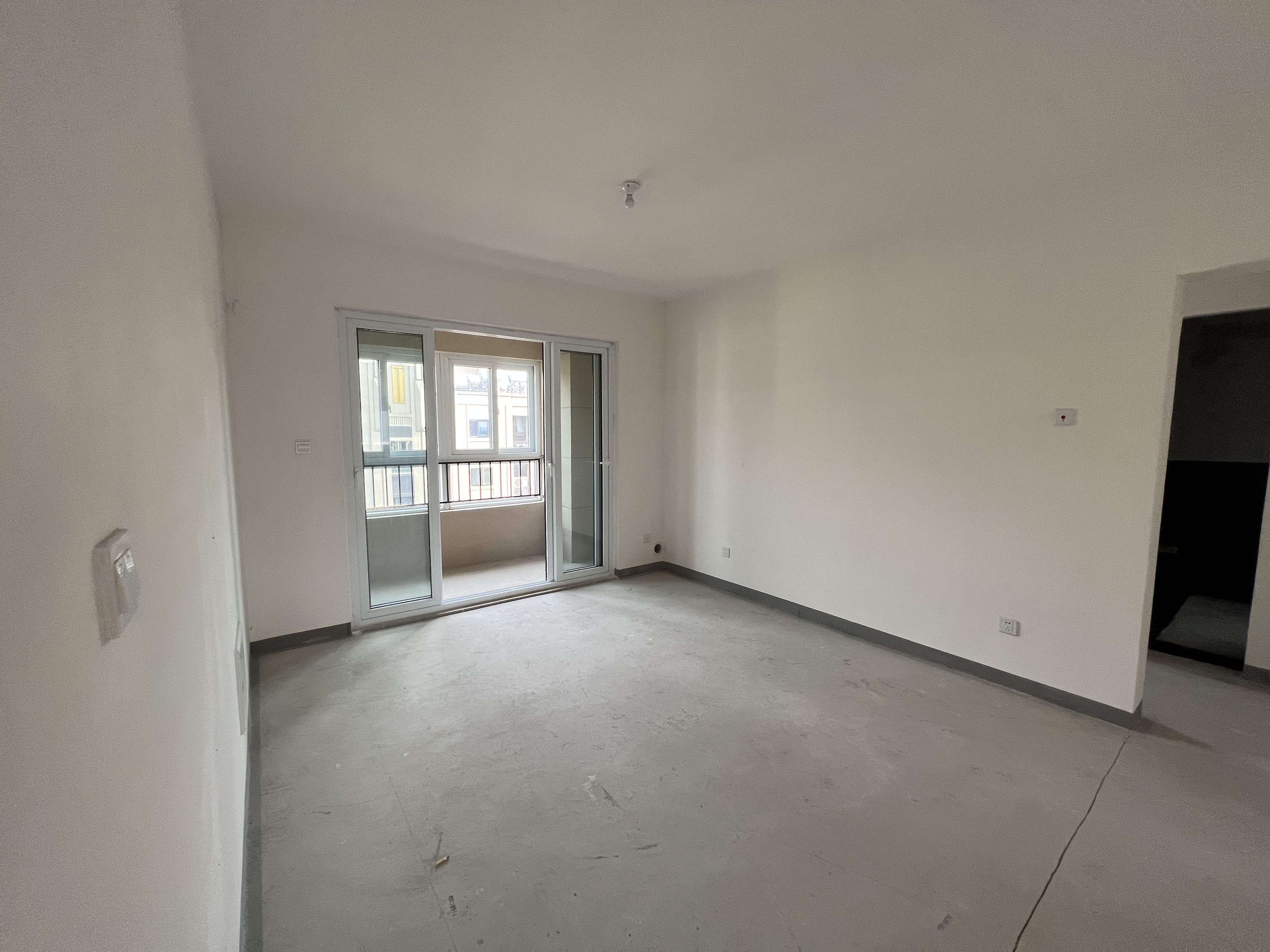 金地繁茂里 4室2厅2卫 122m²