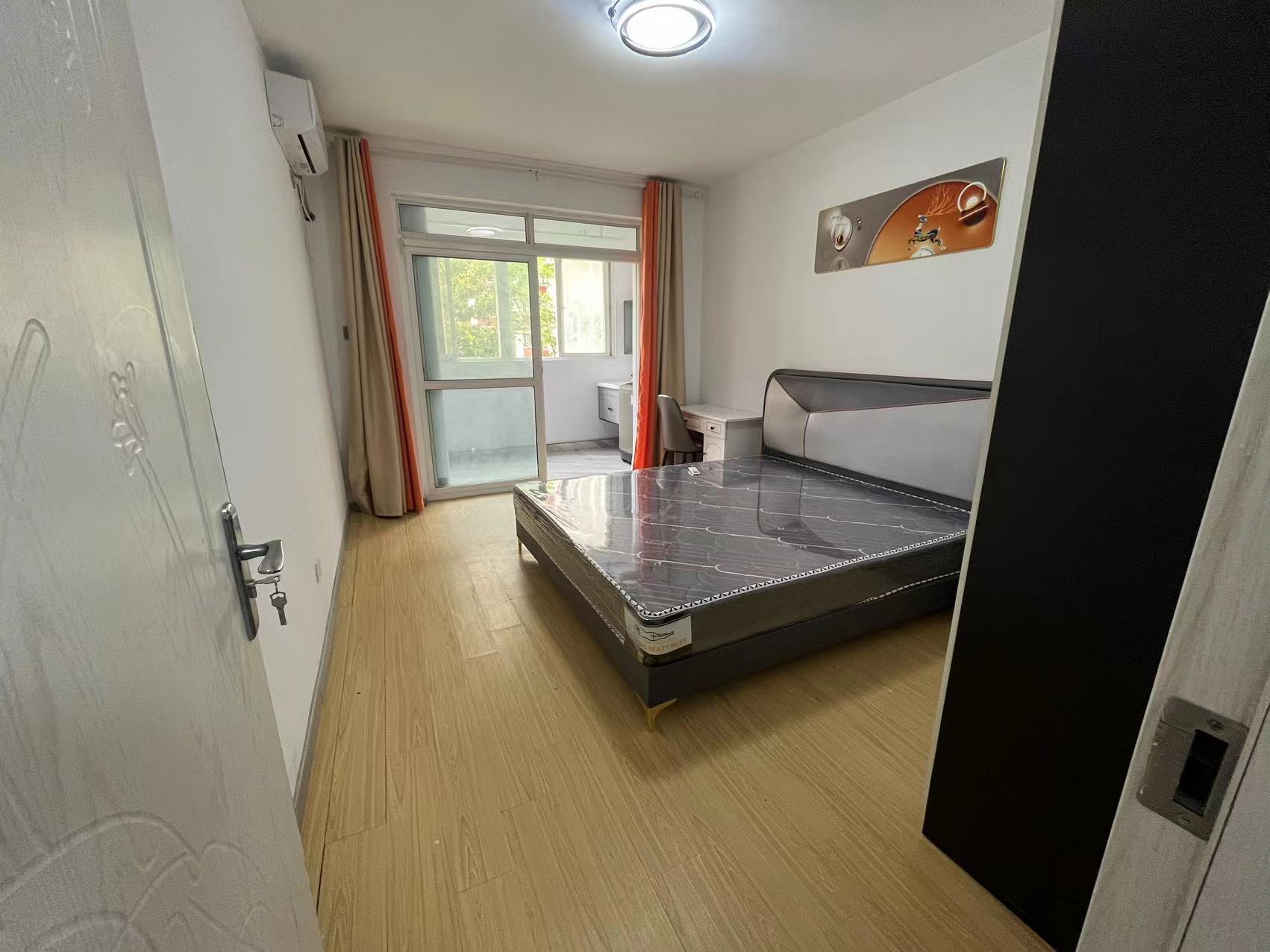 新港花苑 3室2厅1卫 148m&sup2;