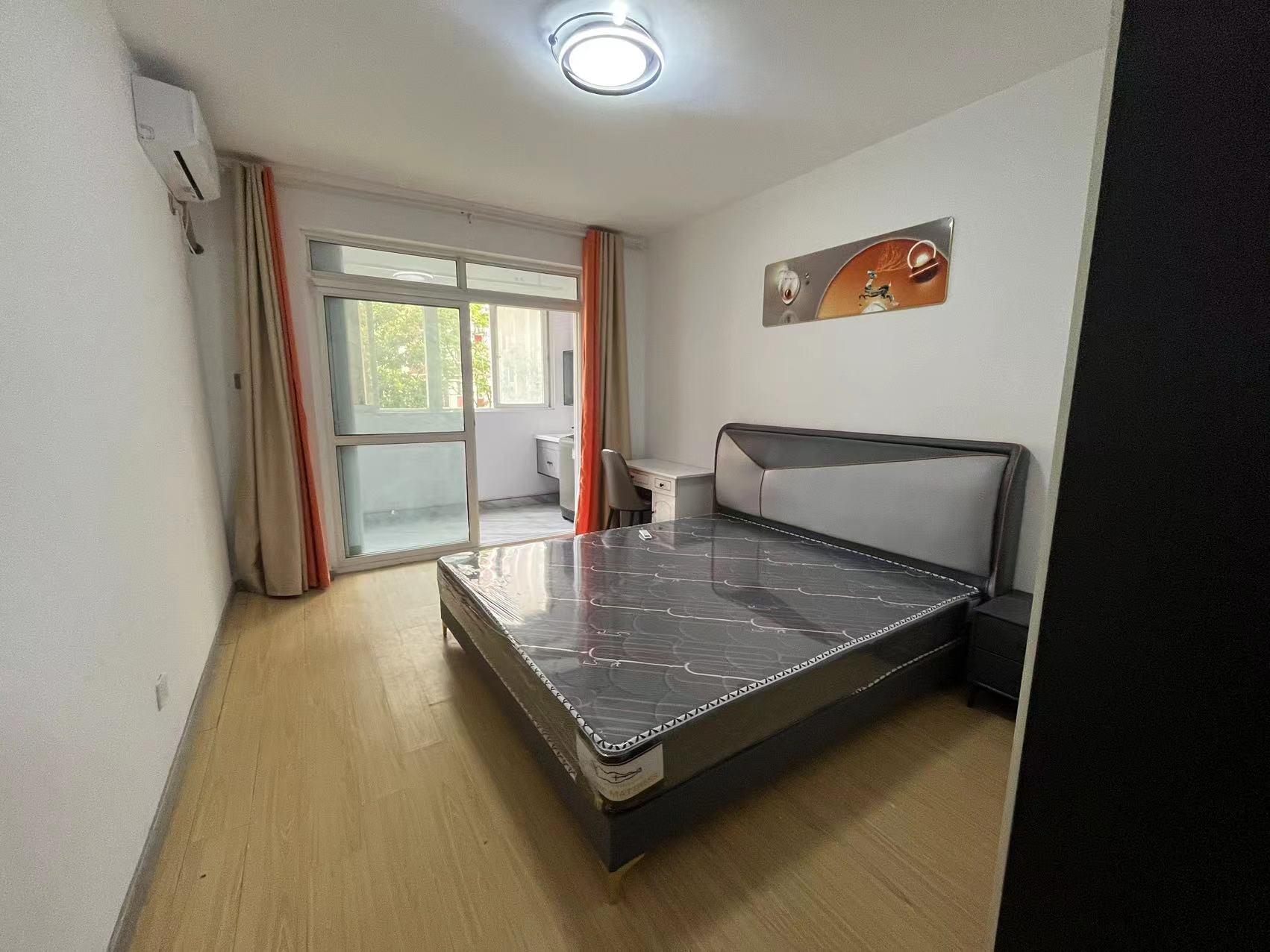 新港花苑 3室2厅1卫 148m&sup2;