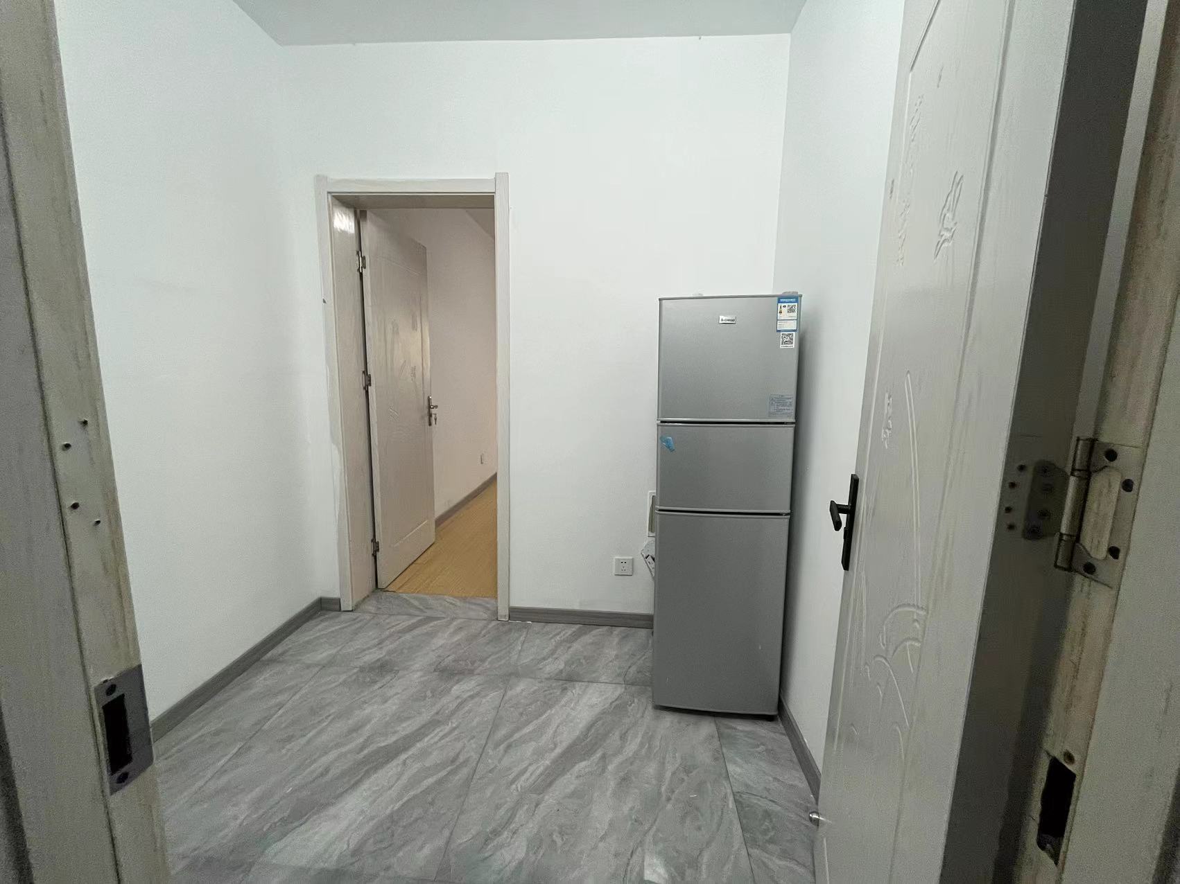 新港花苑 3室2厅1卫 148m&sup2;