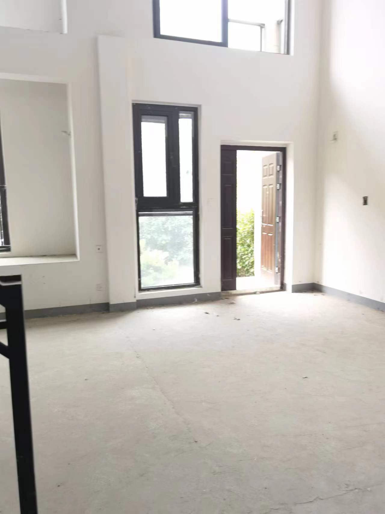 绿地新里城 4室2厅2卫 140m&sup2;