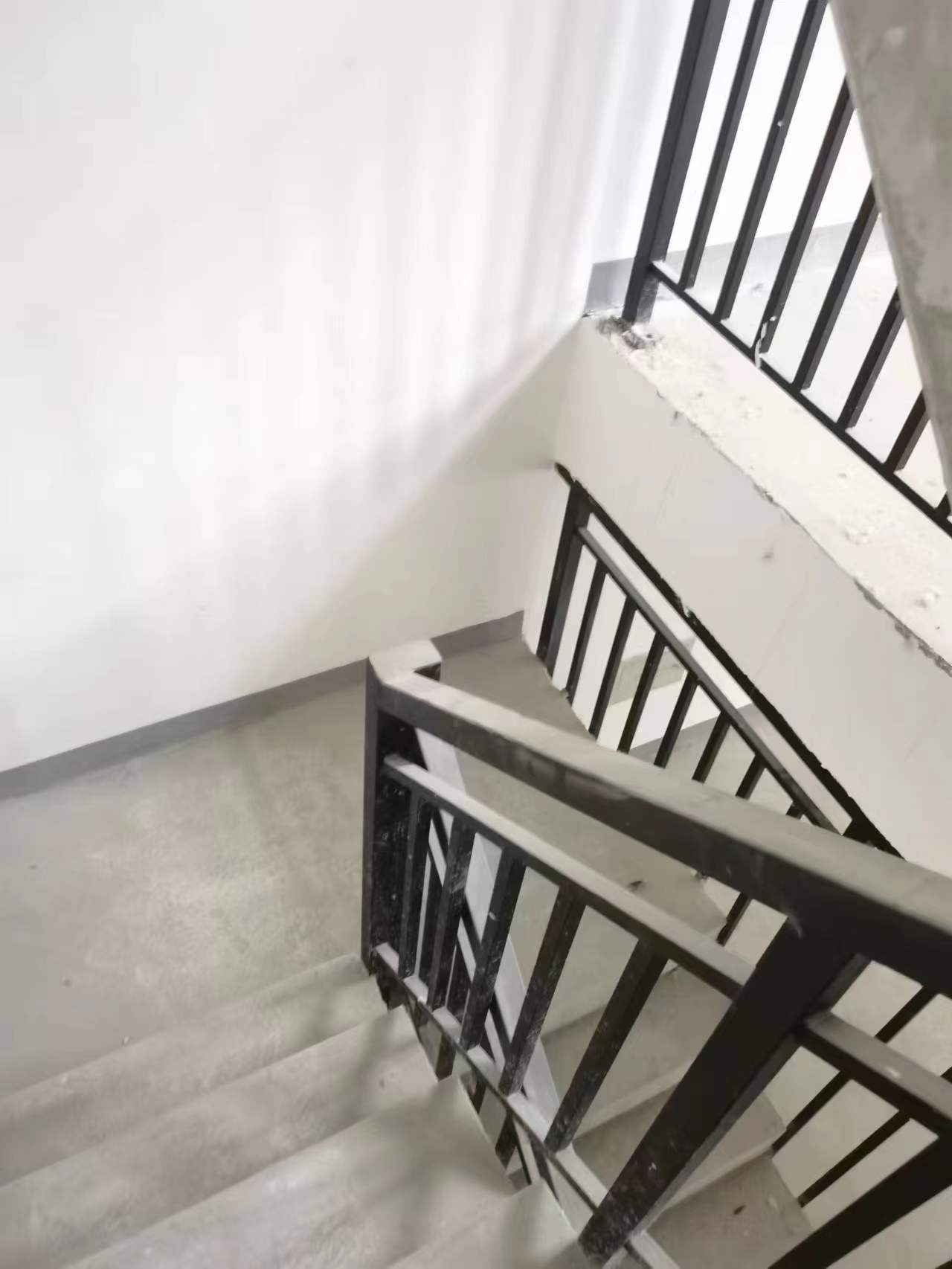绿地新里城 4室2厅2卫 140m&sup2;
