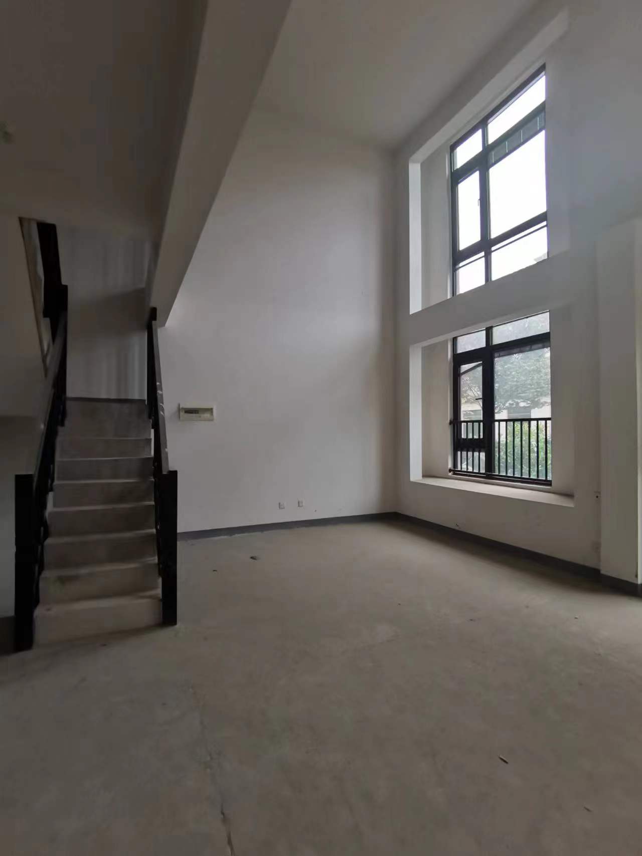 绿地新里城 4室2厅2卫 140m&sup2;