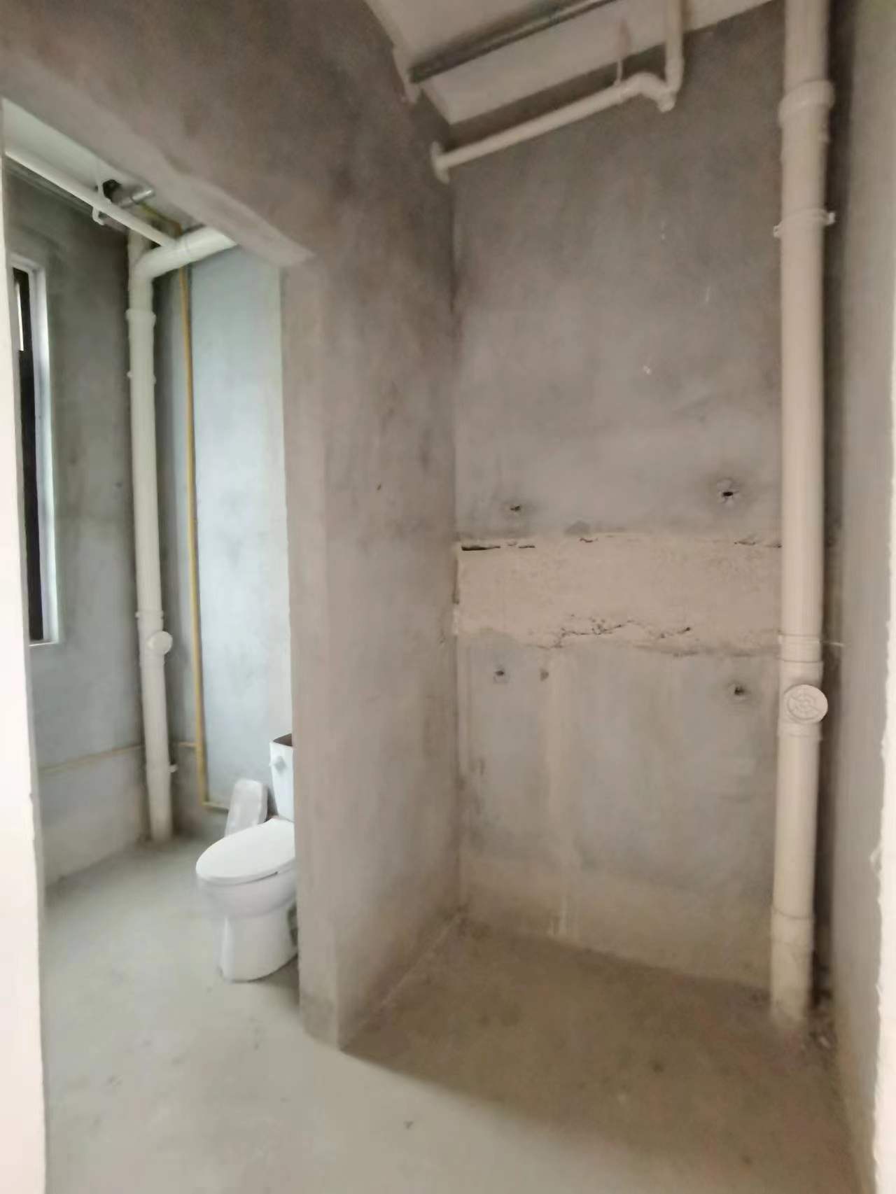 绿地新里城 4室2厅2卫 140m&sup2;