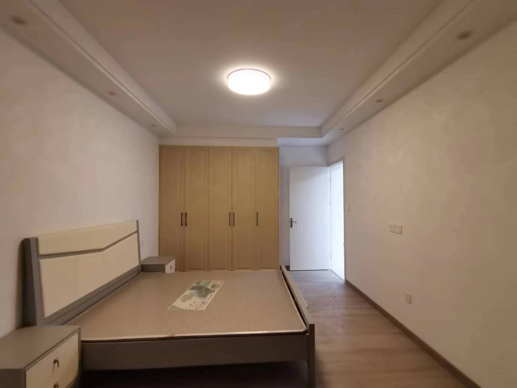 城中花园 3室2厅1卫 100m&sup2;