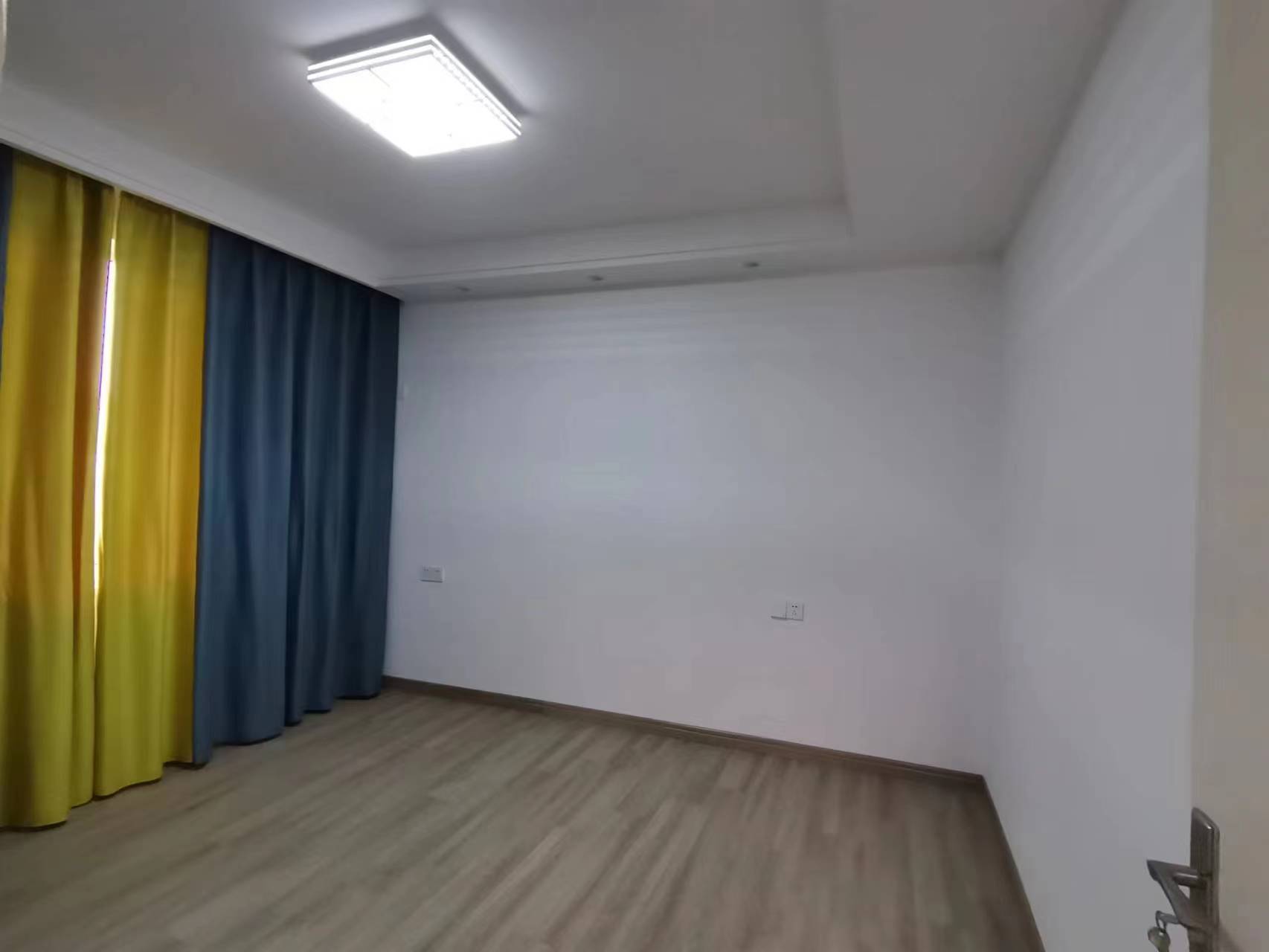 城中花园 3室2厅1卫 100m&sup2;