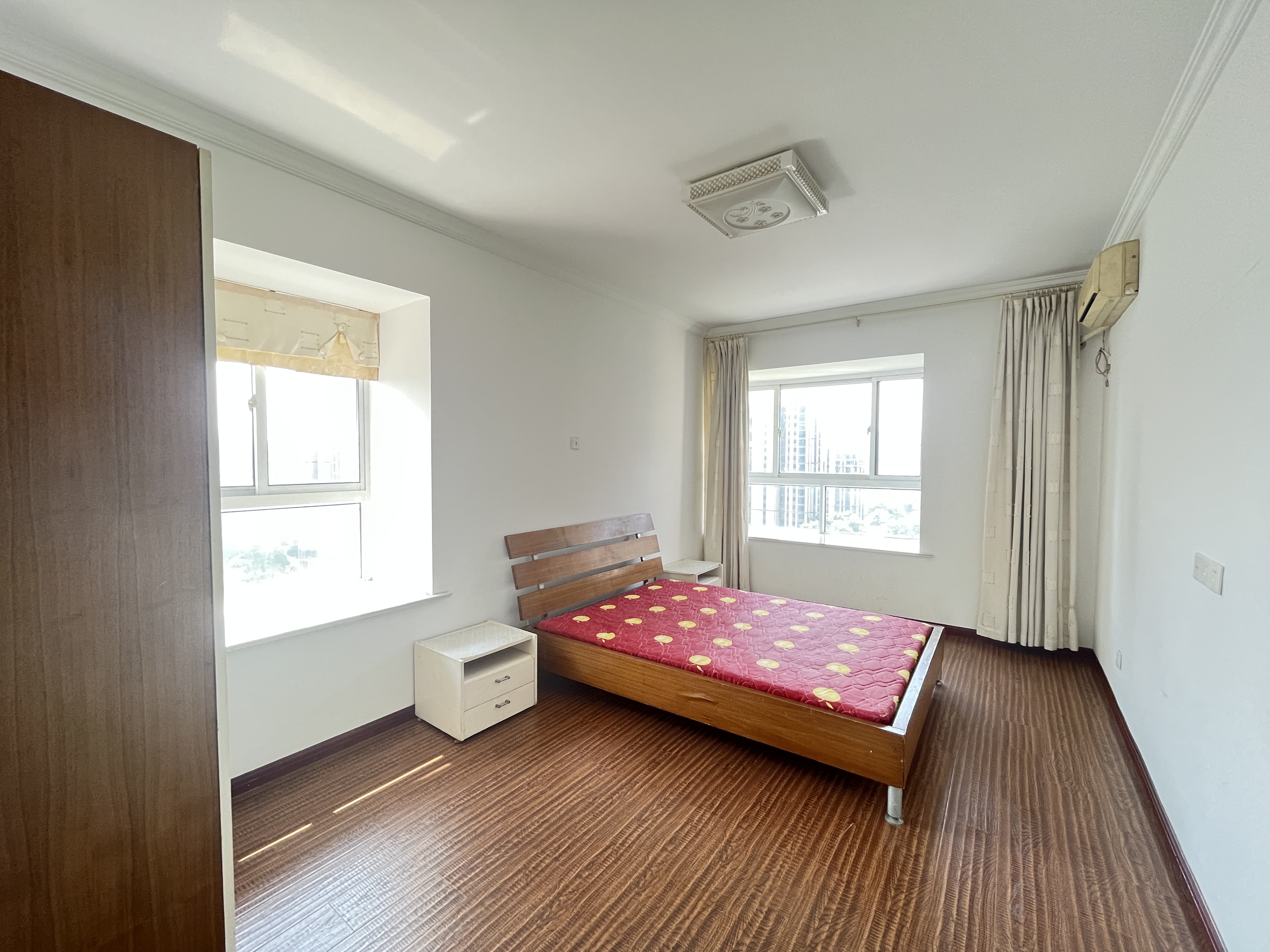 尚海城 3室2厅1卫 120m&sup2;
