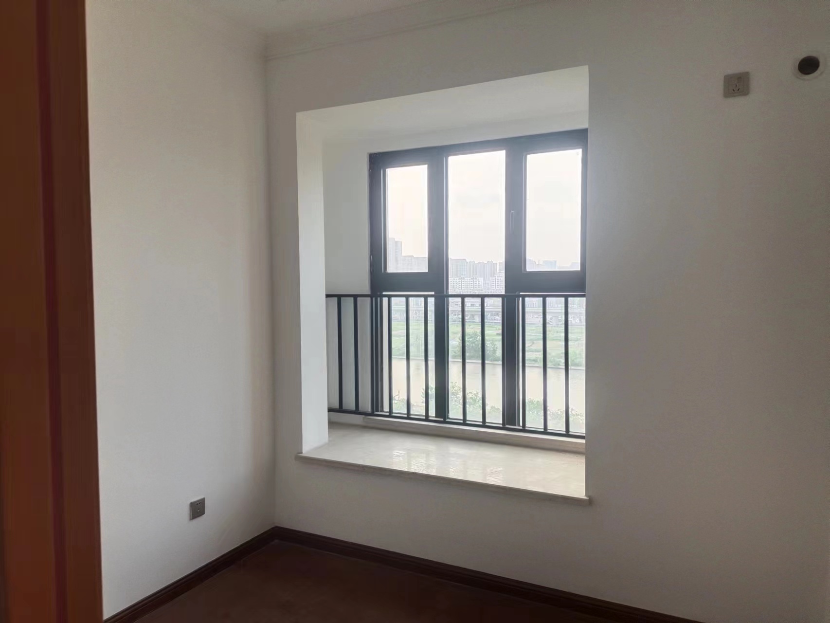 富力院士廷 4室2厅2卫 136m&sup2;