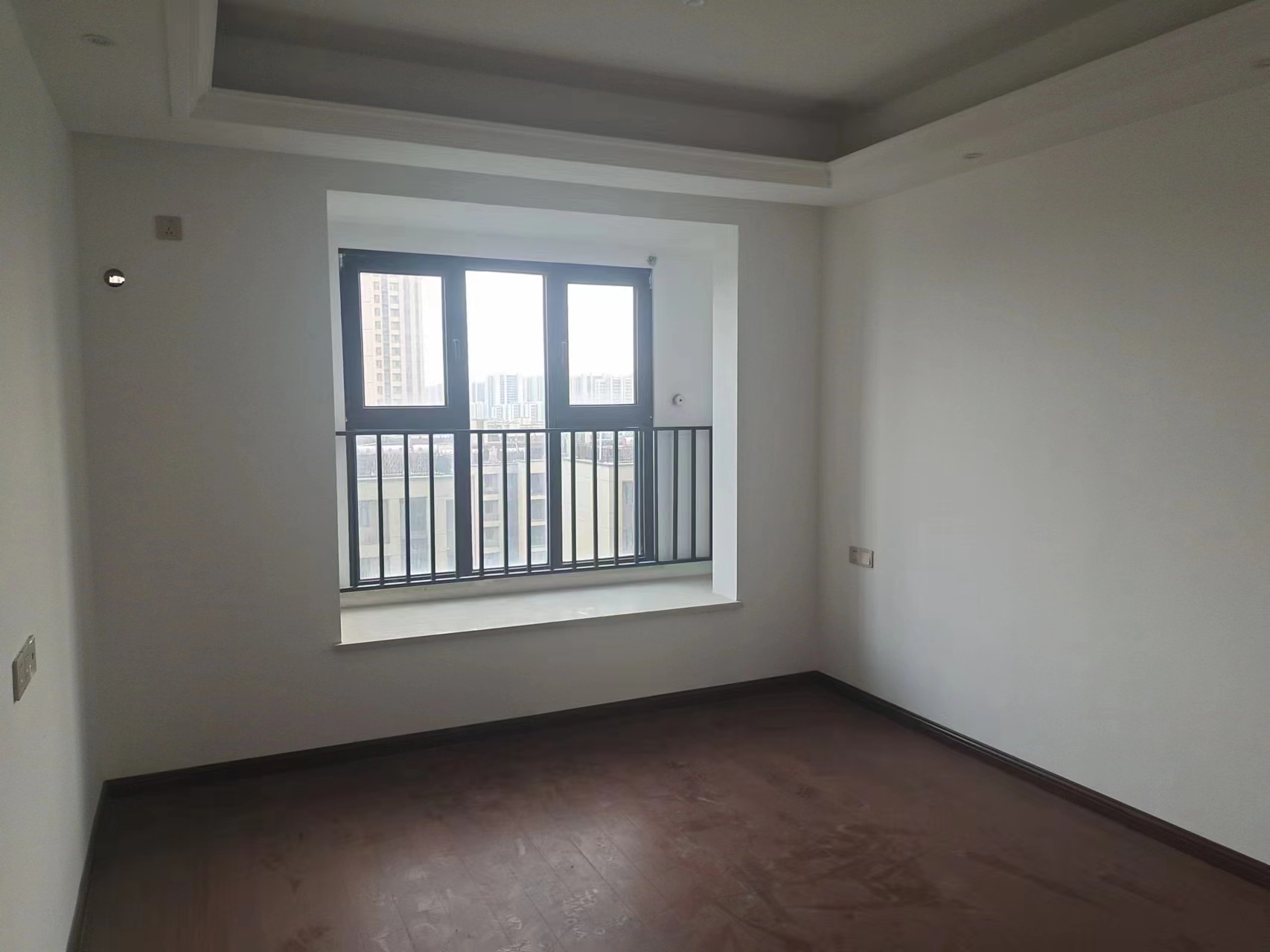 富力院士廷 4室2厅2卫 136m&sup2;