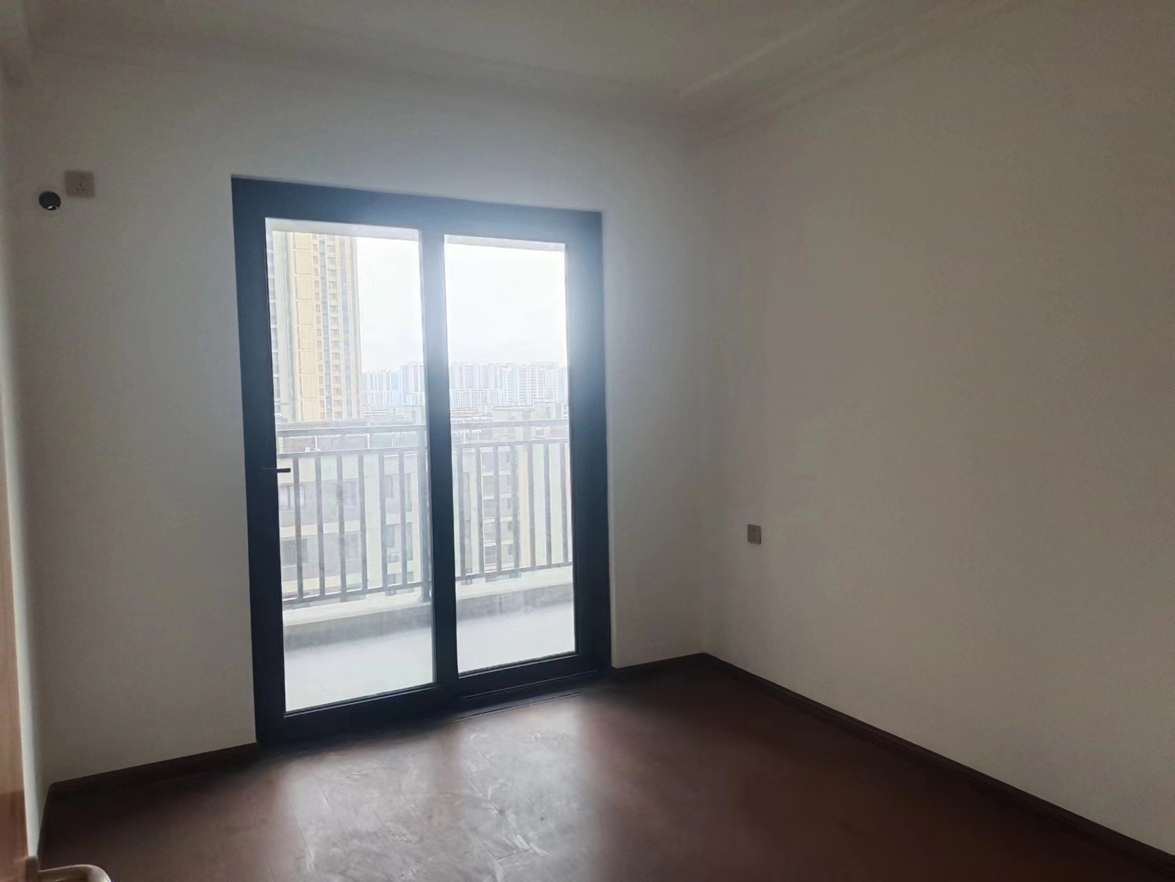 富力院士廷 4室2厅2卫 136m&sup2;
