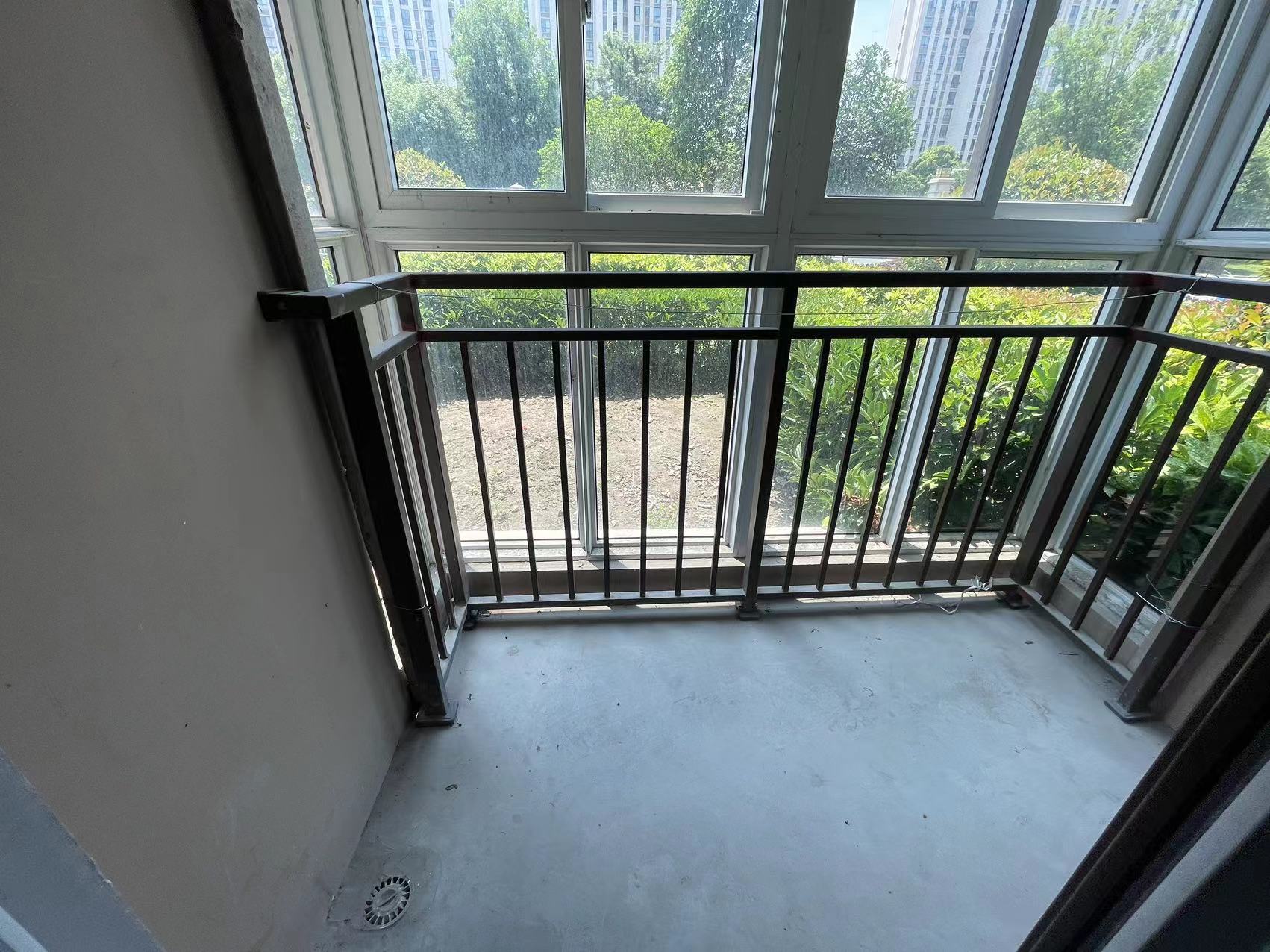 佳源都市 3室2厅2卫 136m&sup2;