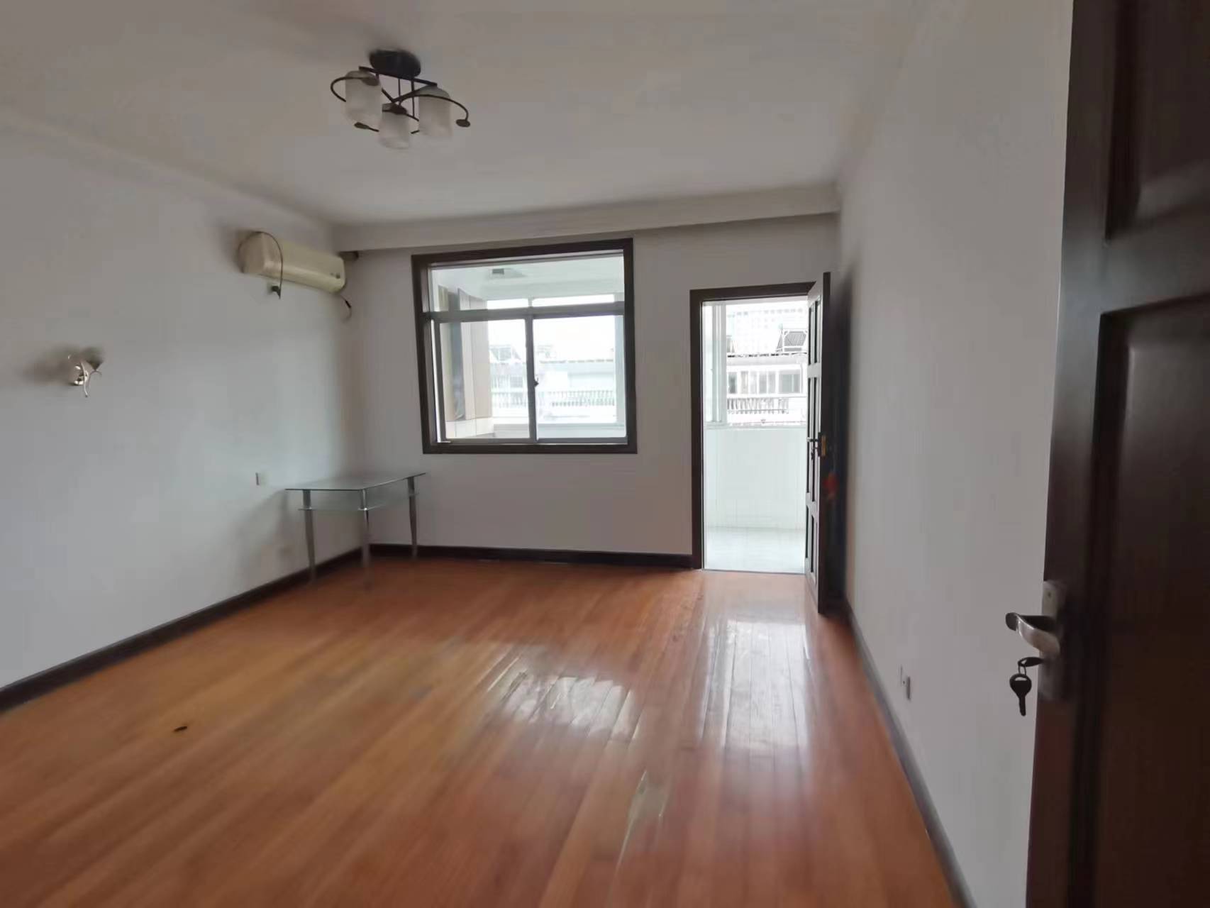 八角亭小区 3室2厅1卫 110m²