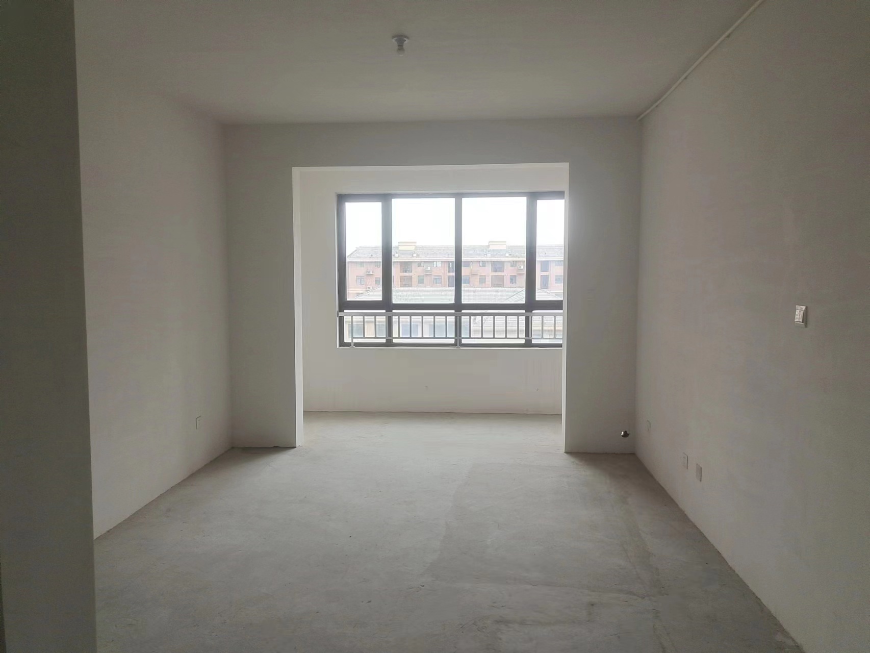 华山花苑六期 2室2厅1卫 90.28m²