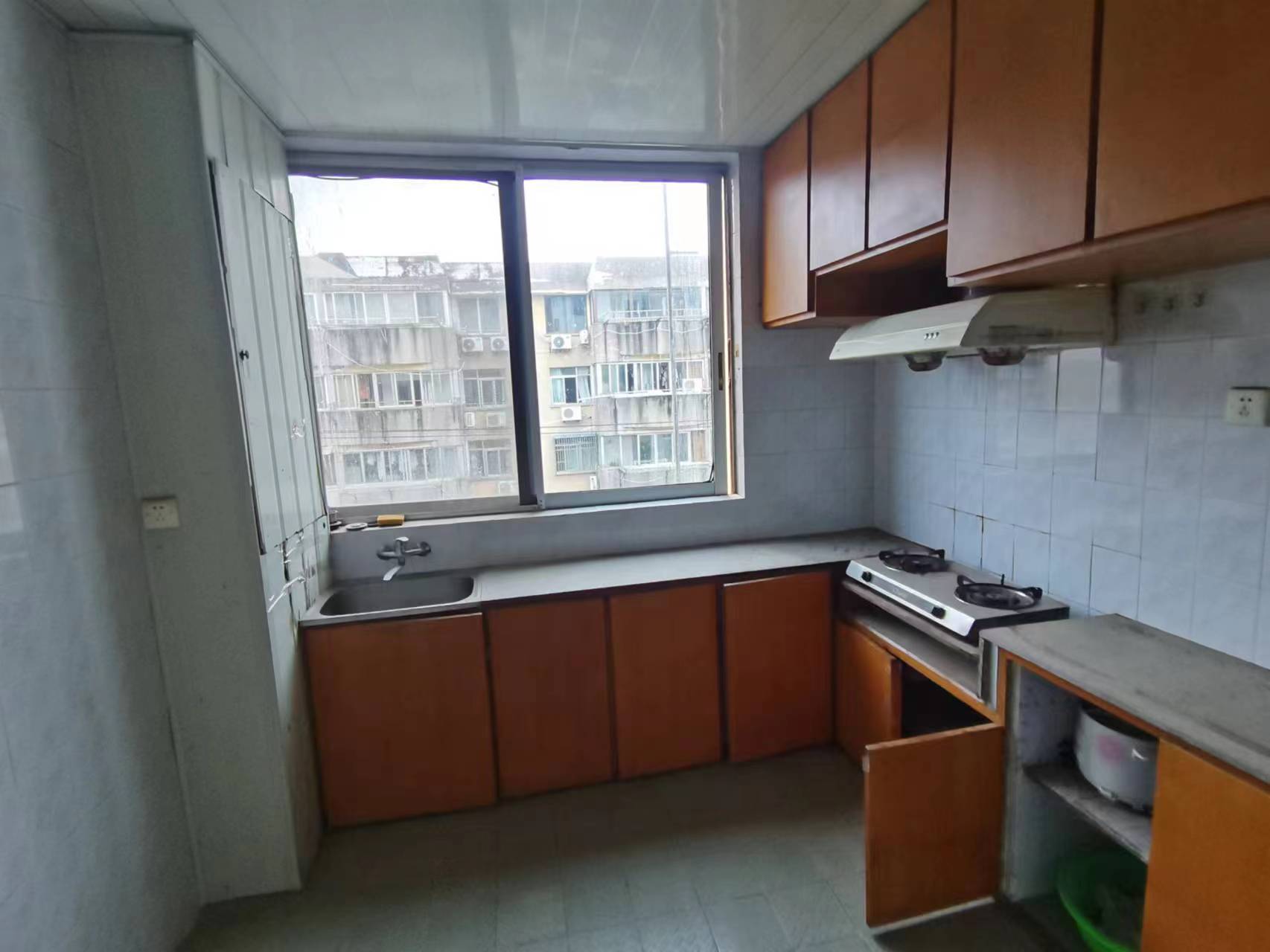 师范桥新村 3室2厅1卫 94m&sup2;