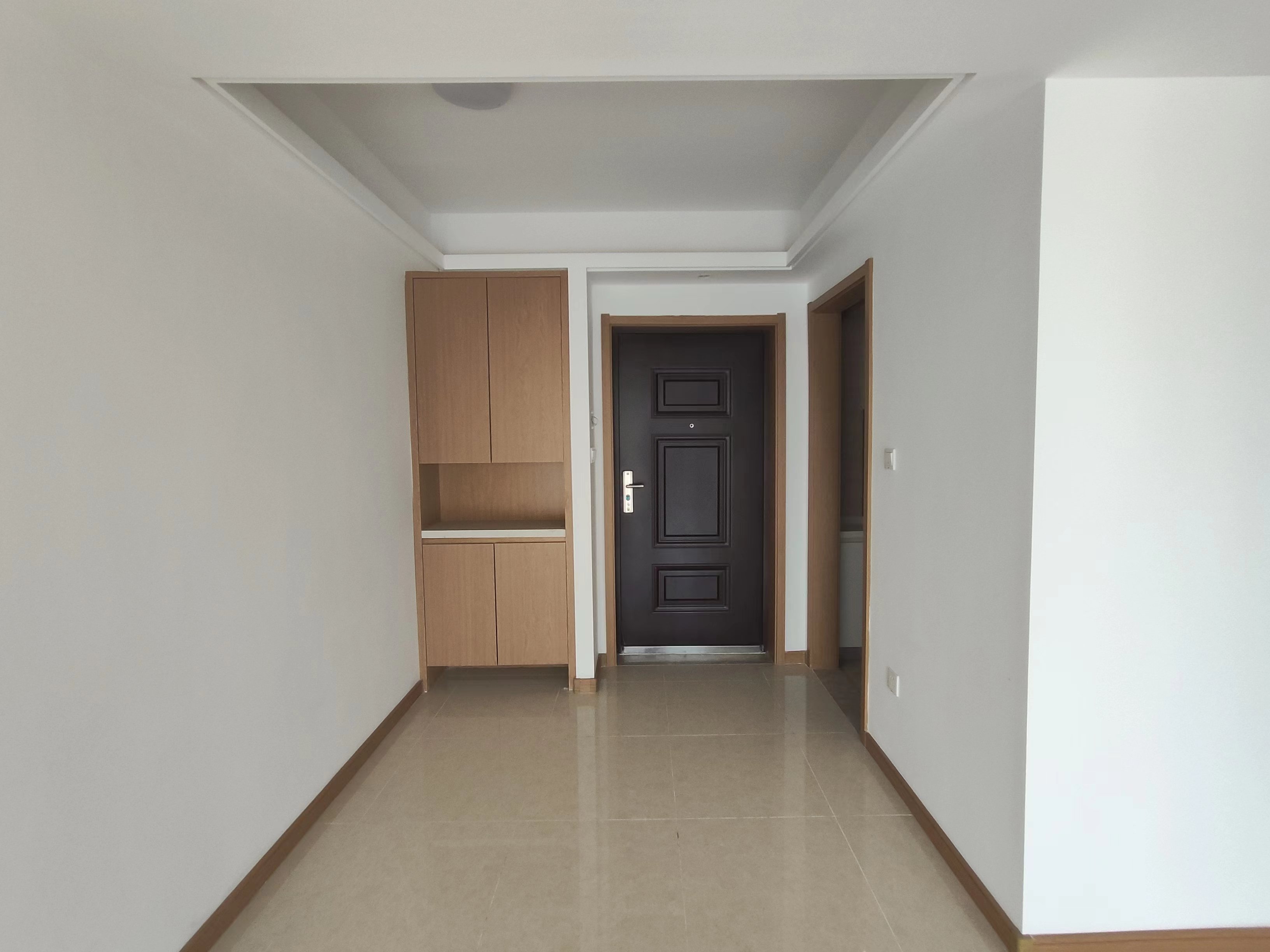 绿地新里城 3室2厅1卫 95m&sup2;