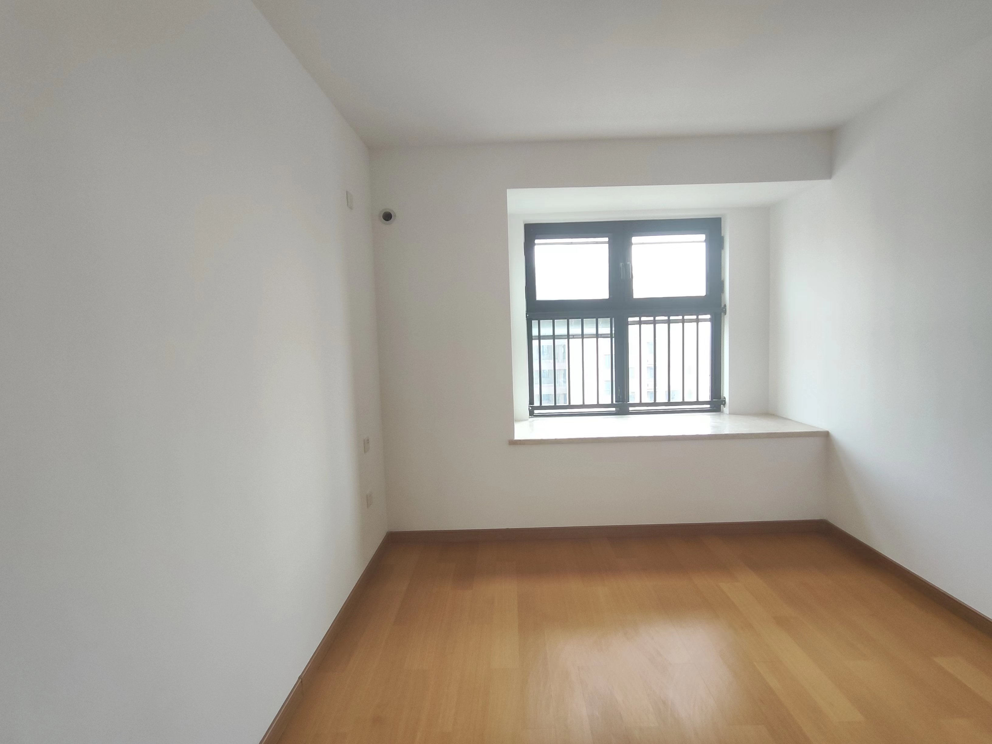 绿地新里城 3室2厅1卫 95m&sup2;