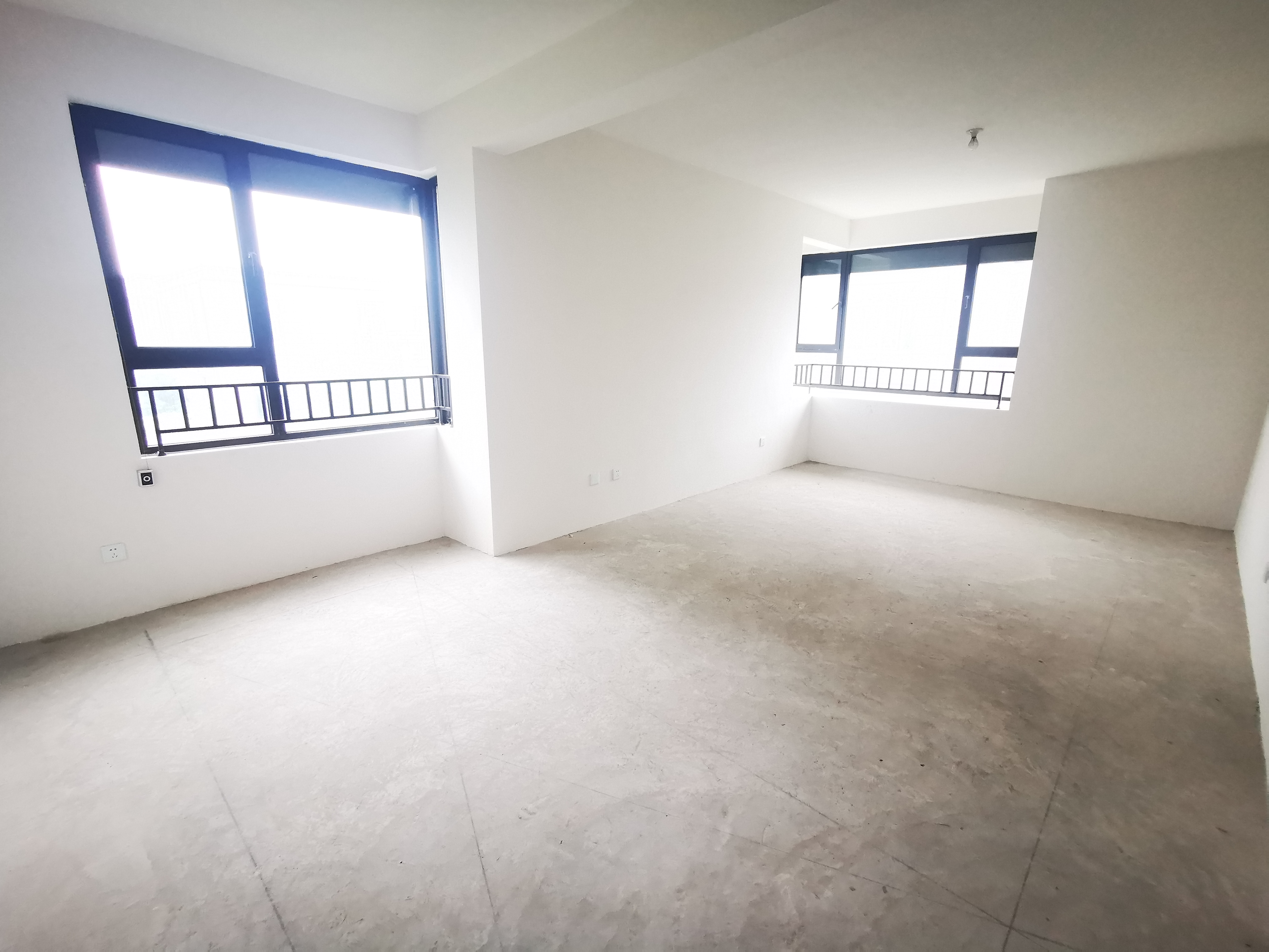 湖畔天下 5室2厅2卫 173m&sup2;