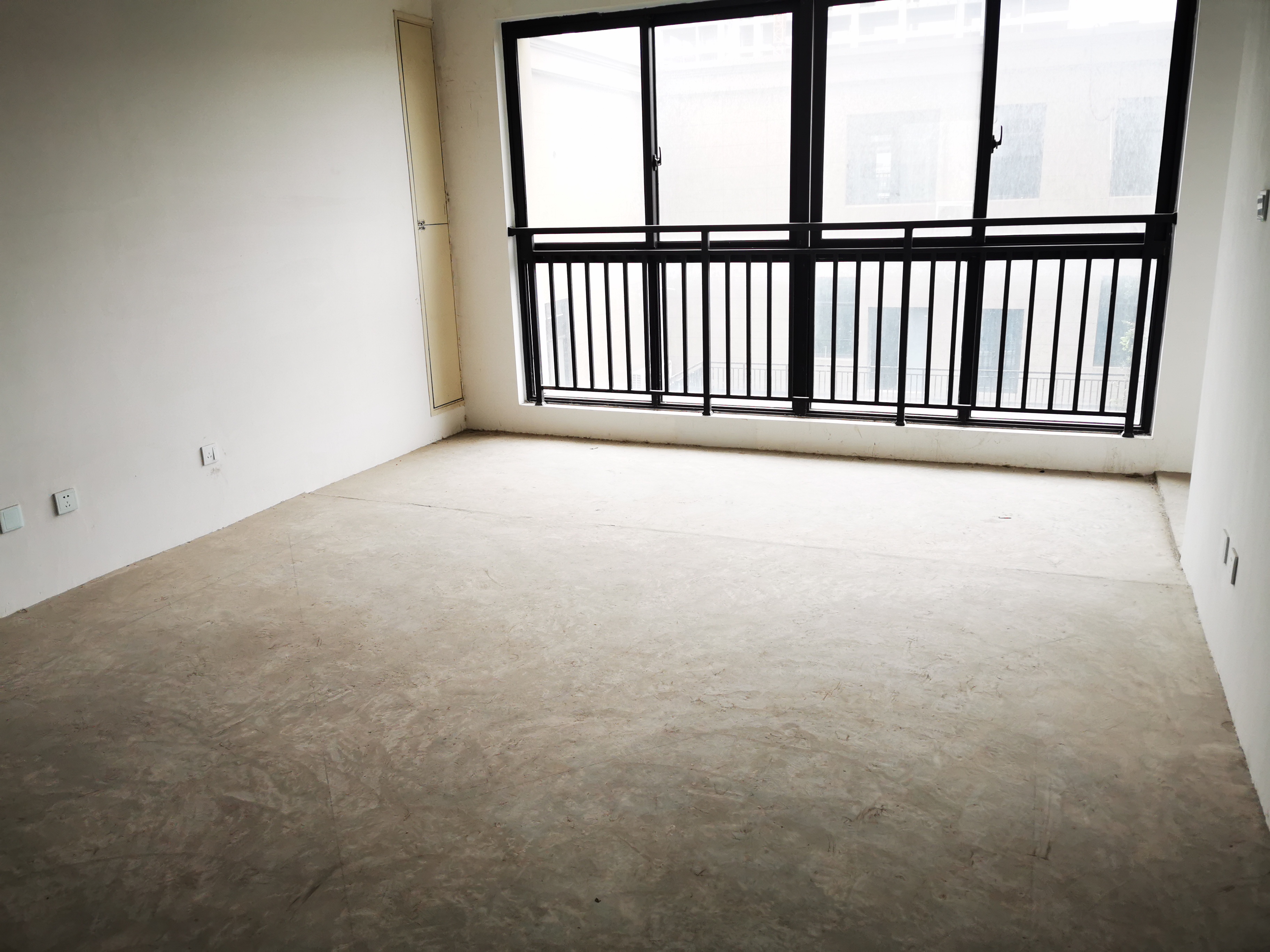 湖畔天下 5室2厅2卫 173m&sup2;