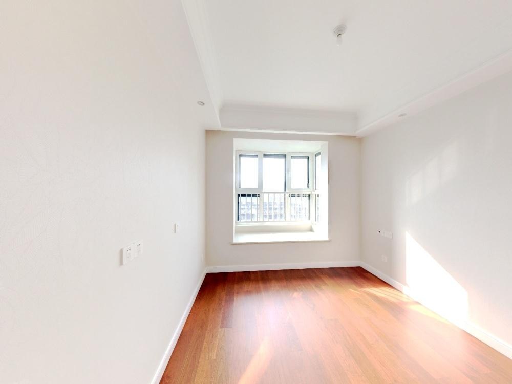 融创盛和九里桃源 4室2厅2卫 143m&sup2;