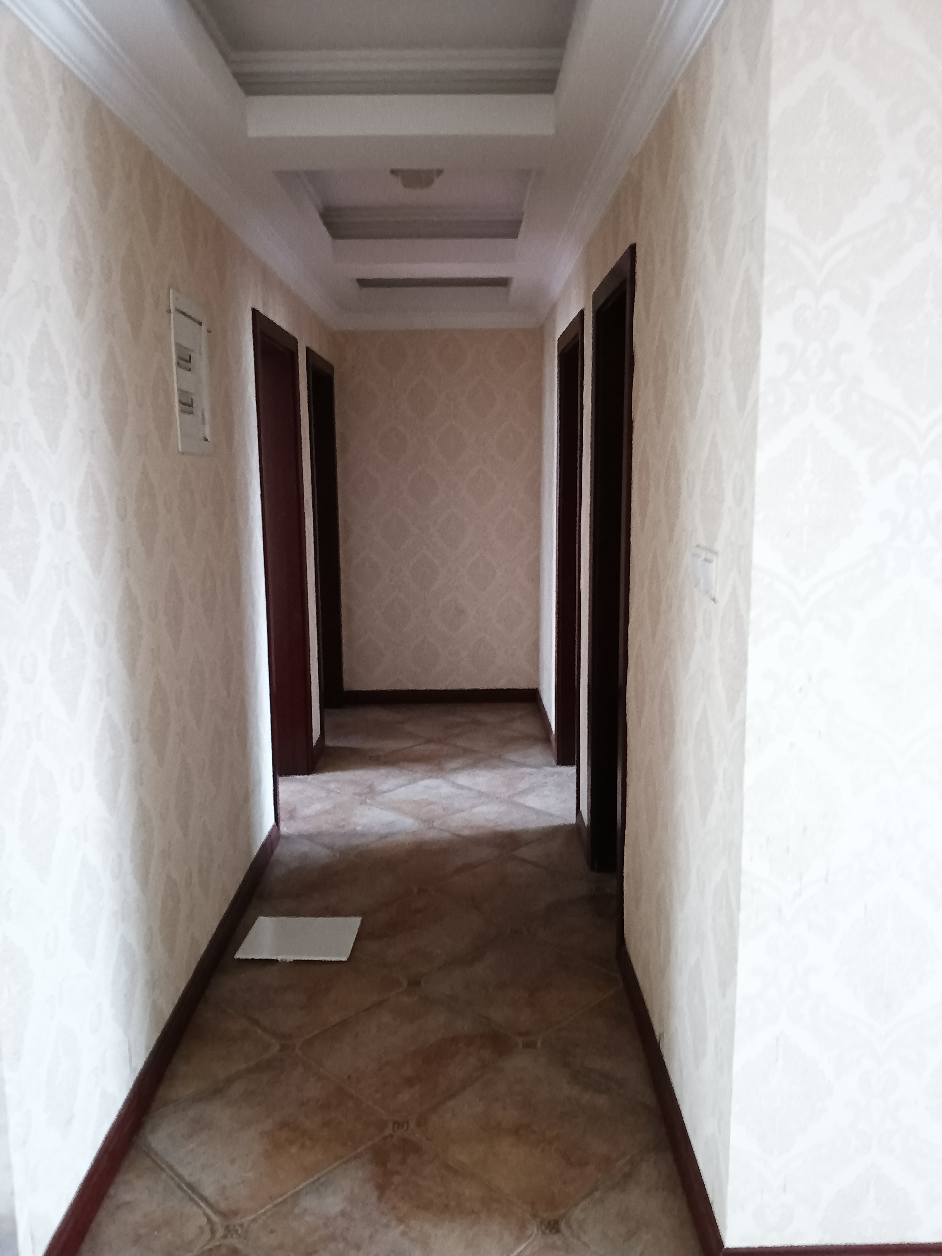 高迪晶城 3室2厅1卫 155m&sup2;