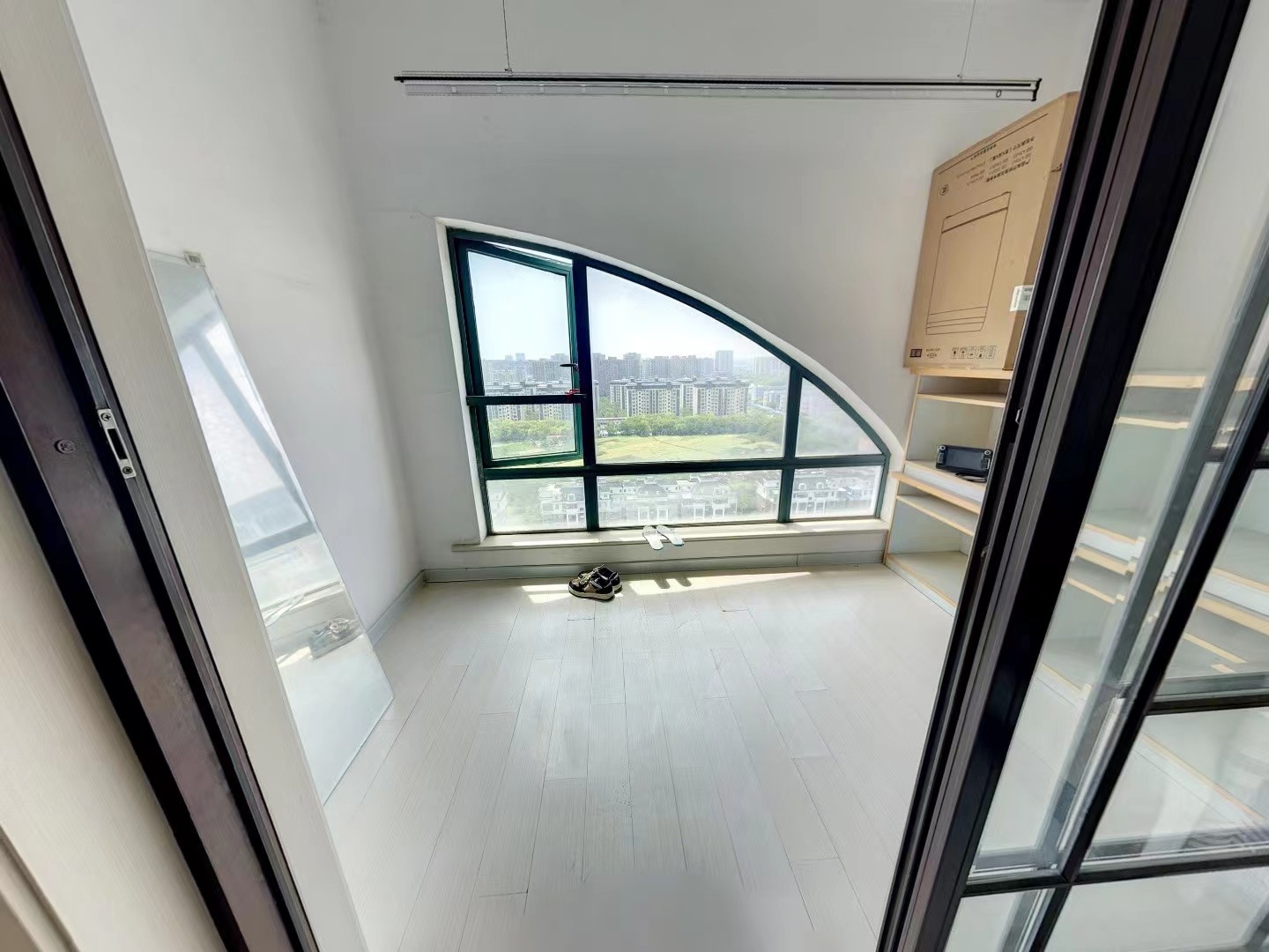 水榭花都 3室2厅2卫 82.00m&sup2;