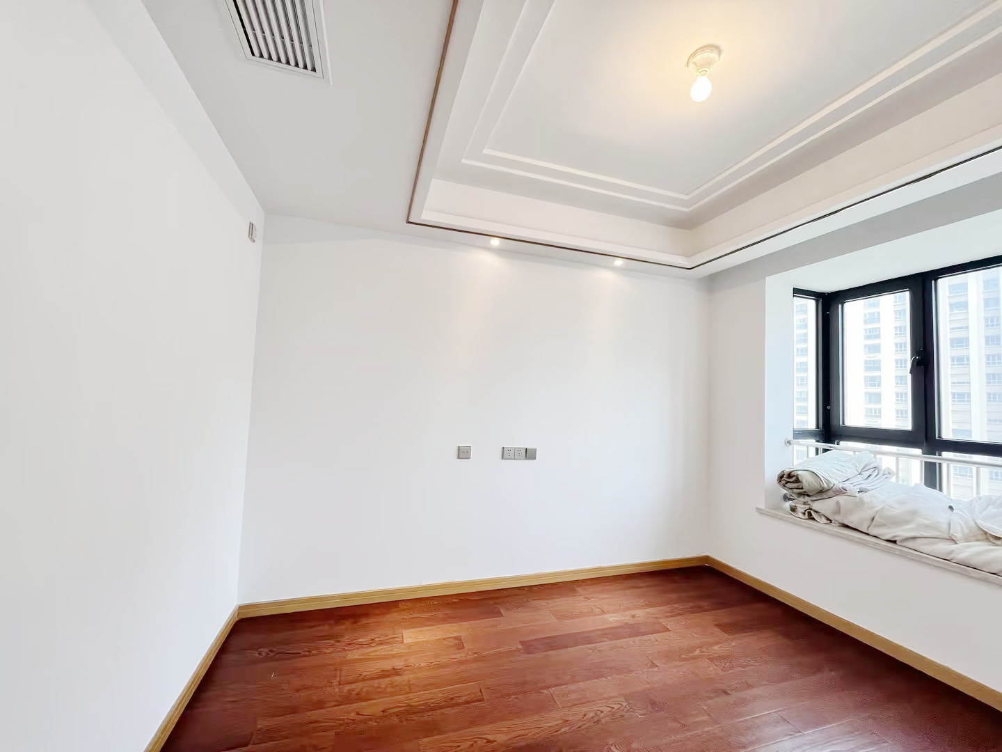 中南世纪花城三期 3室2厅2卫 133m²