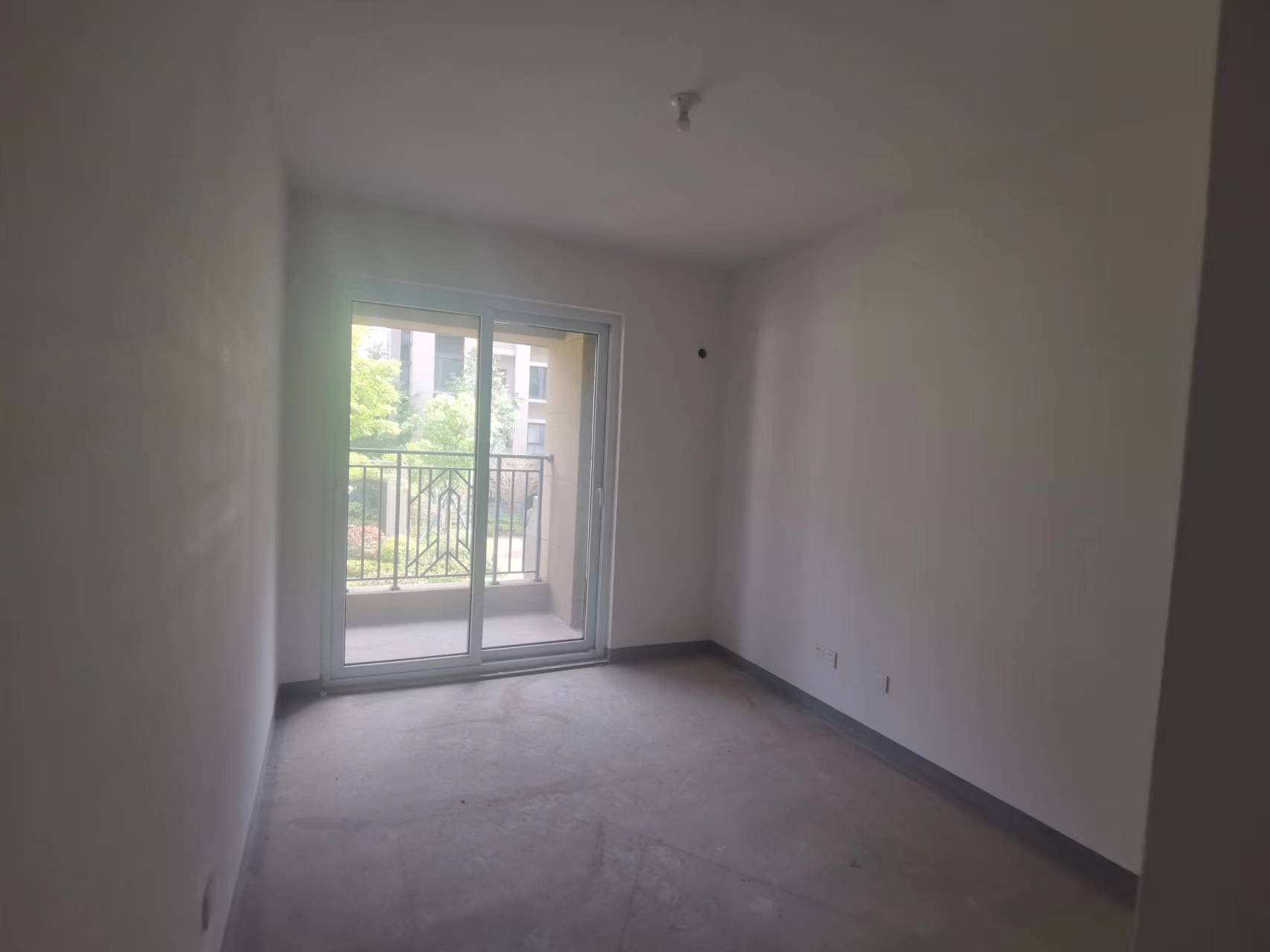 金地繁茂里 3室2厅2卫 118m&sup2;