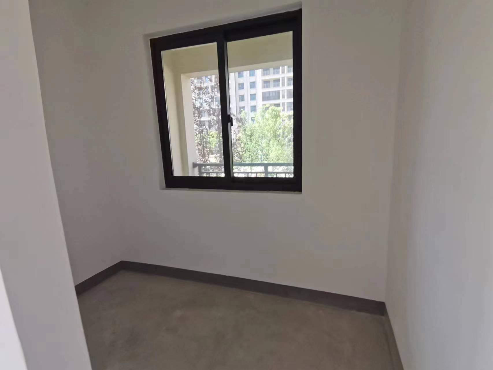 招商新城雍景湾 3室2厅1卫 93m&sup2;